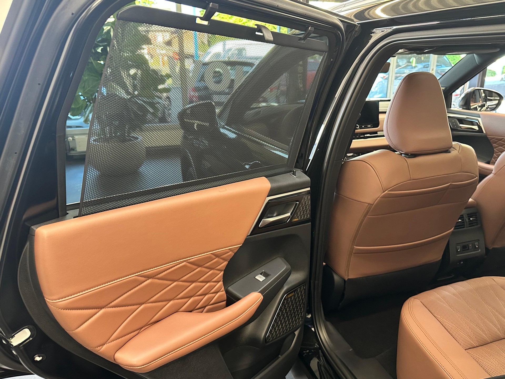 MITSUBISHI Outlander 2.4 PHEV Instyle+ 4x4-image-13