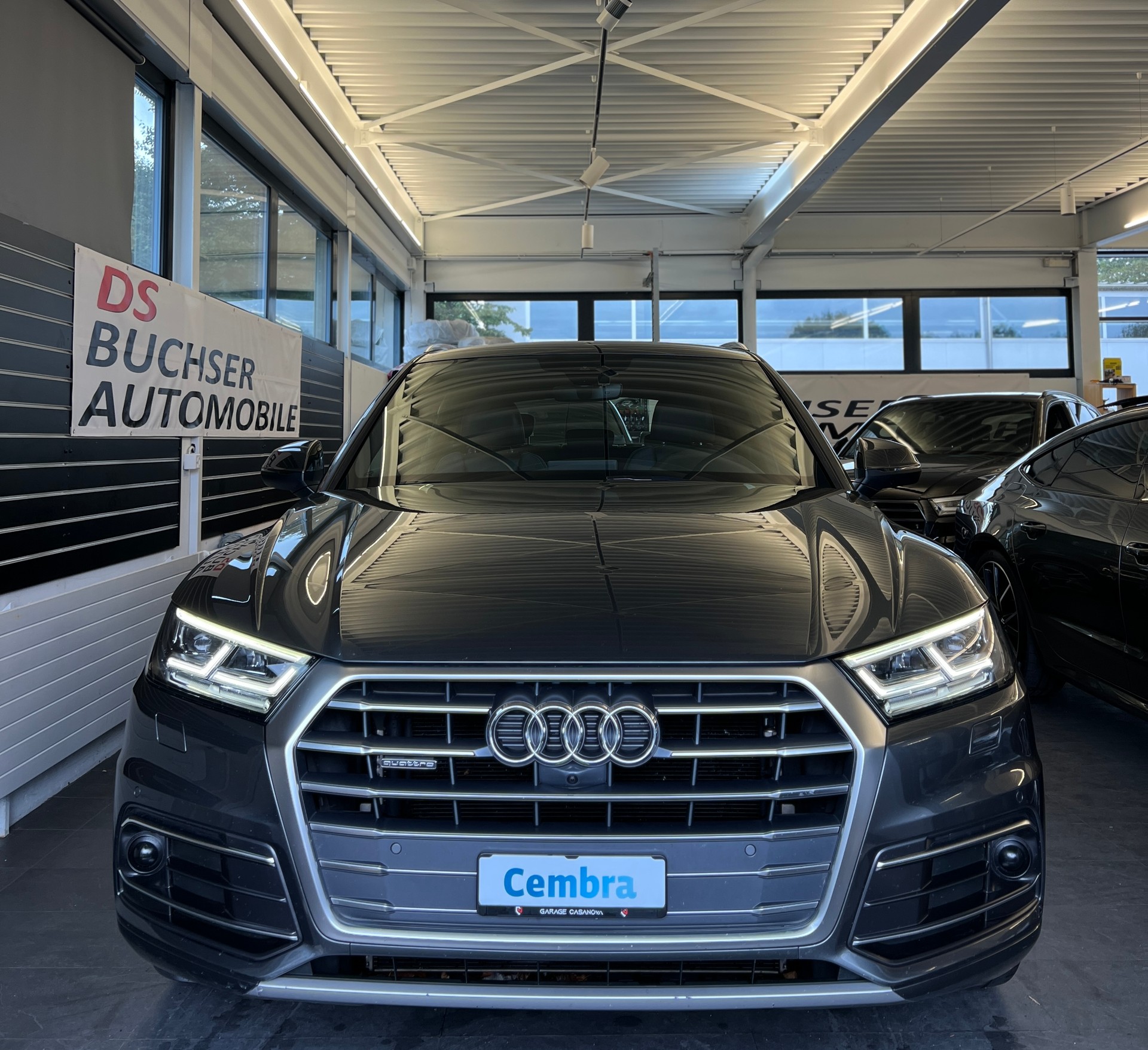 AUDI Q5 2.0 TDI sport quattro S-tronic-image-2