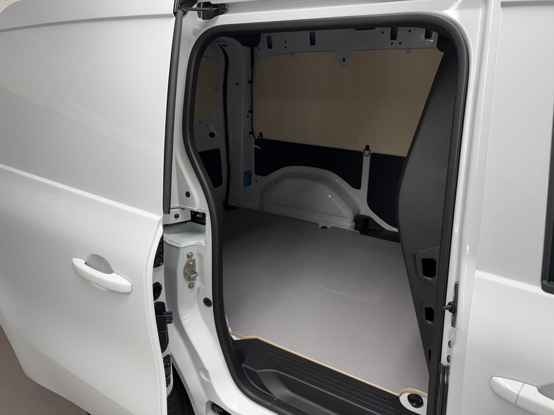 MERCEDES-BENZ eCitan Standard 2716mm S WORKER-image-7