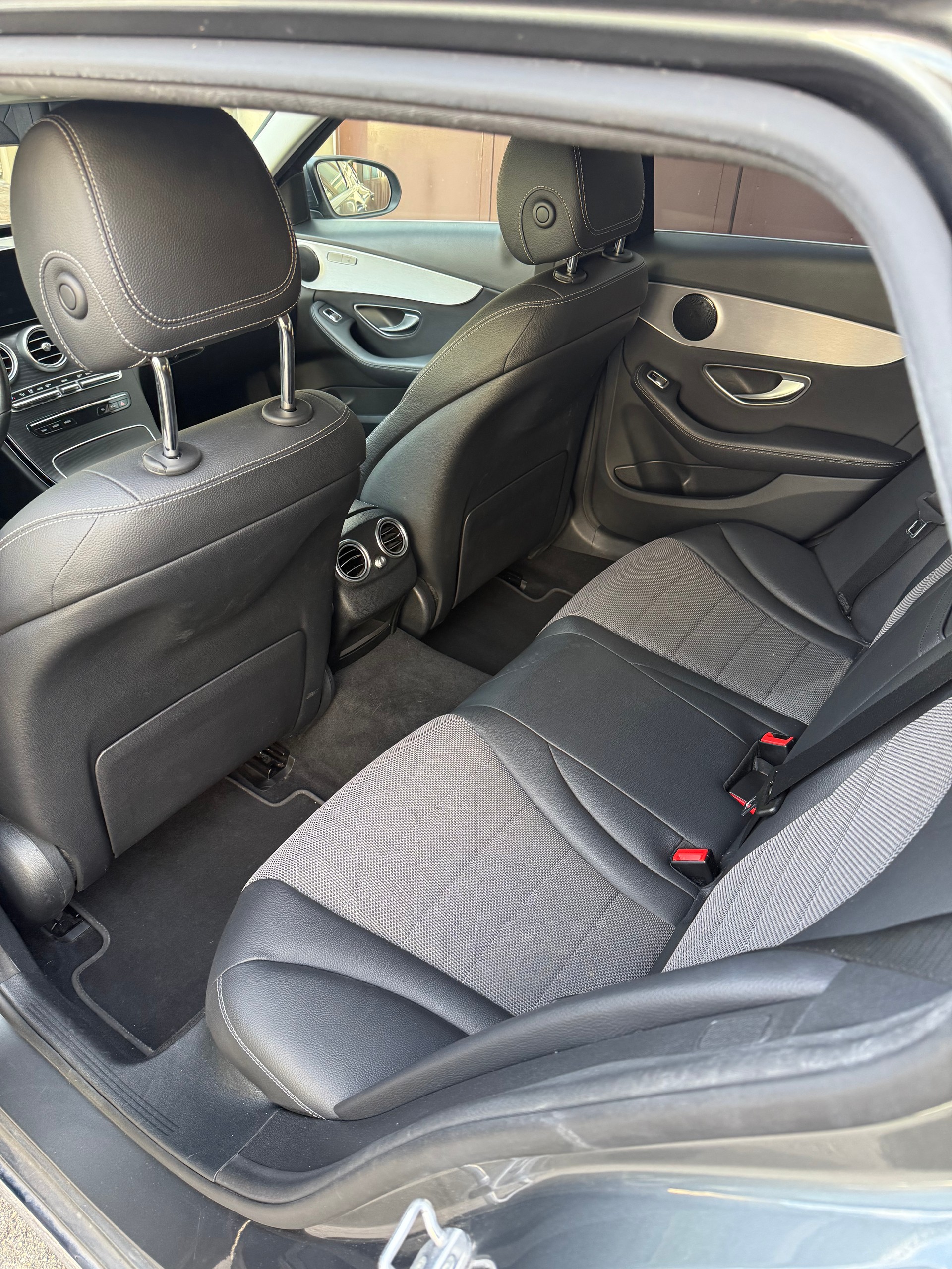 MERCEDES-BENZ C 180 Avantgarde 9G-Tronic-image-4