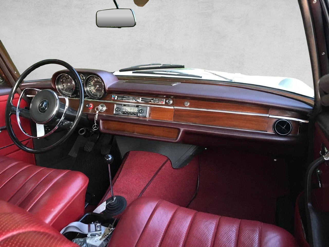 MERCEDES-BENZ 250 S-image-9