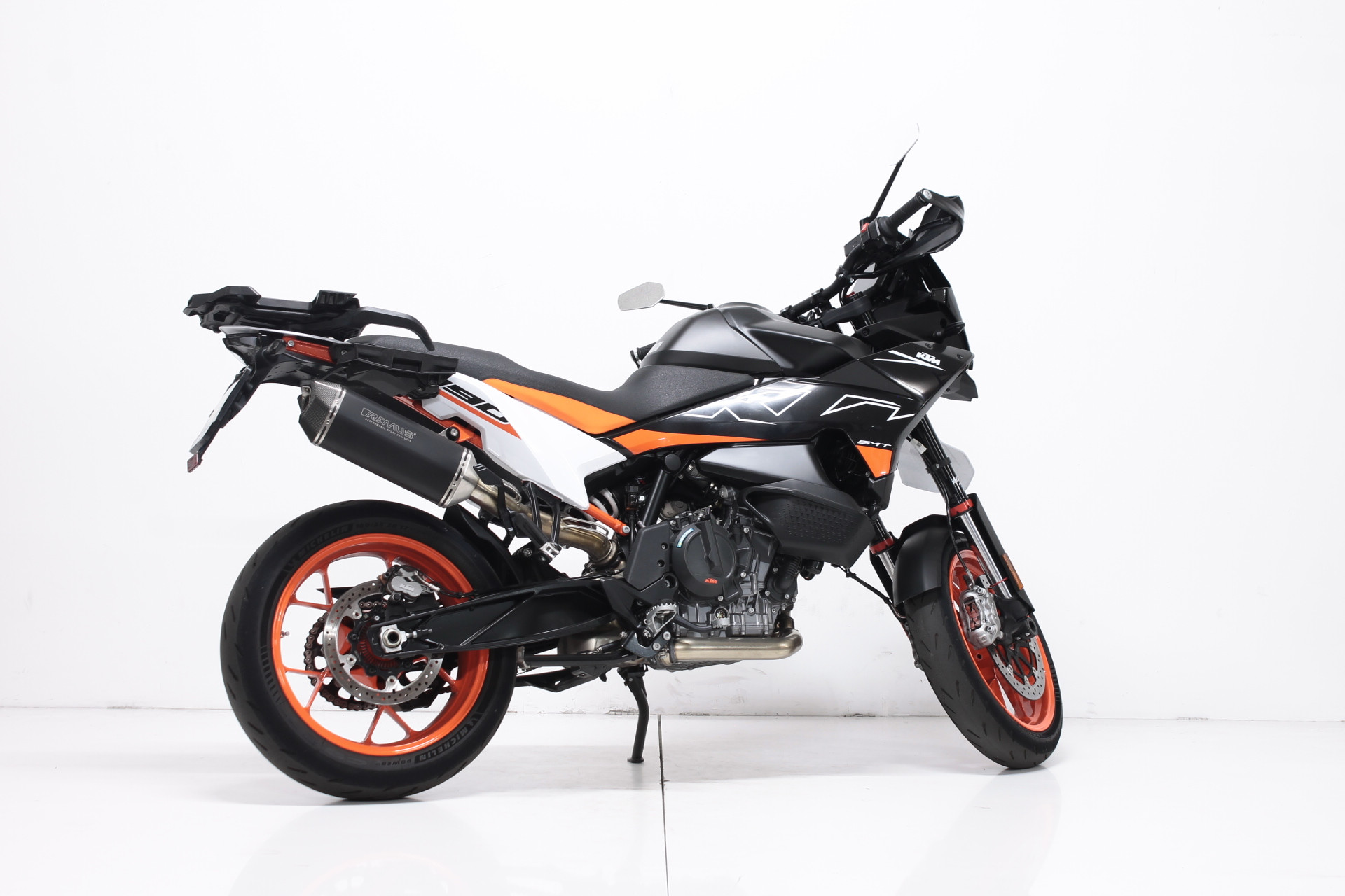 KTM 890 SMT-showroom-element-2
