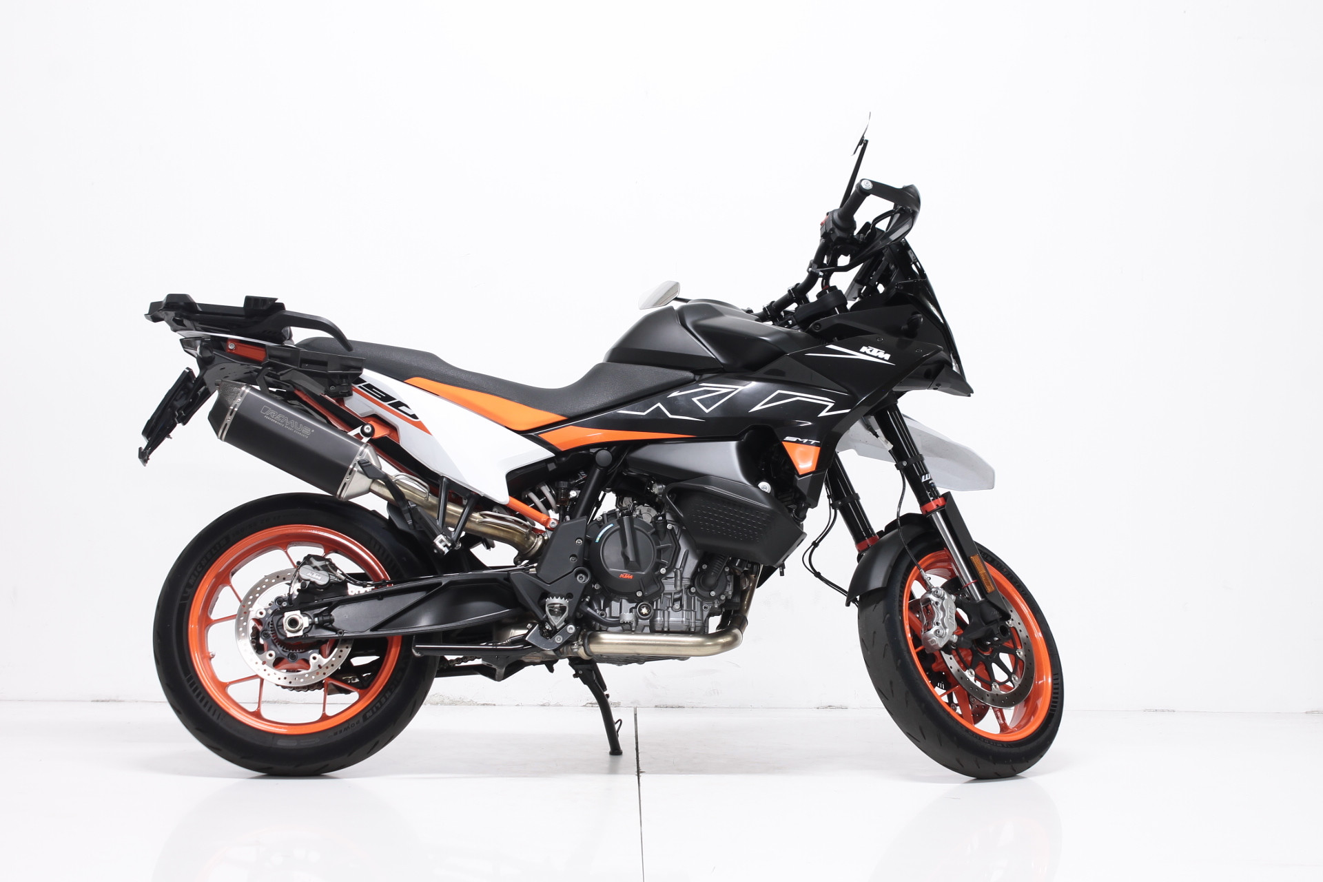 KTM 890 SMT-showroom-element-1