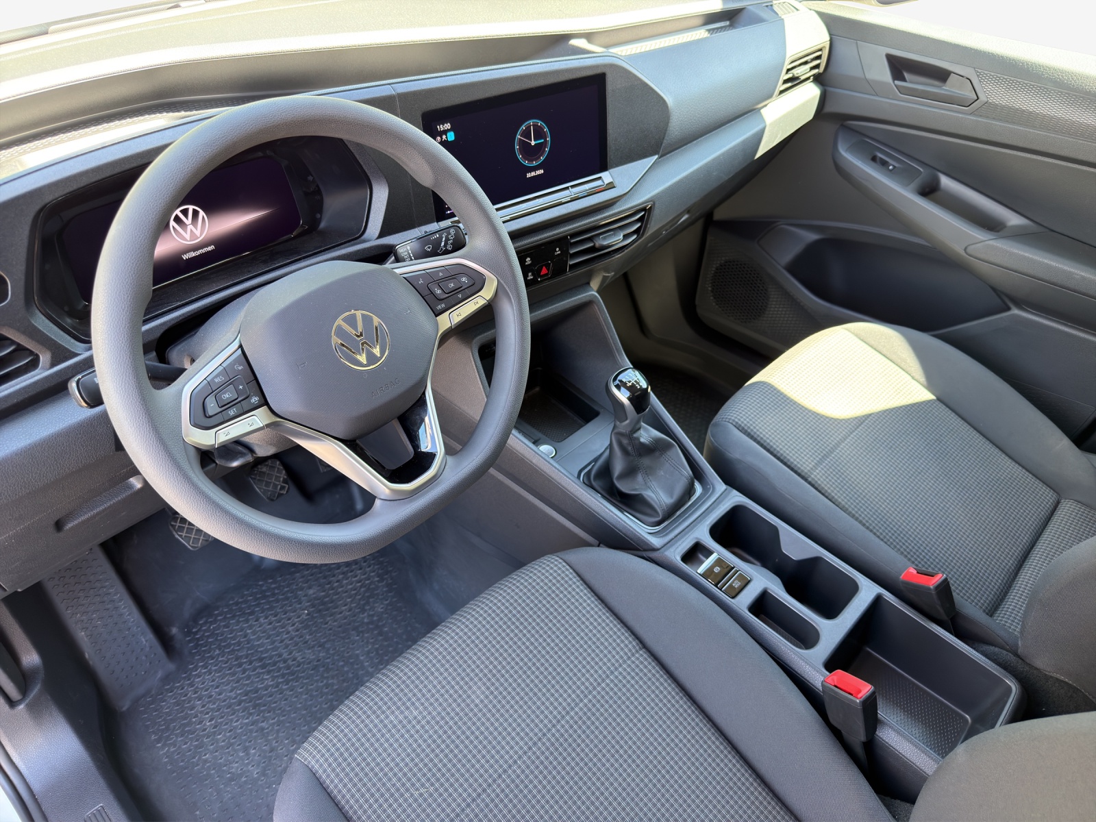 VW Caddy Cargo 2.0TDI-image-8