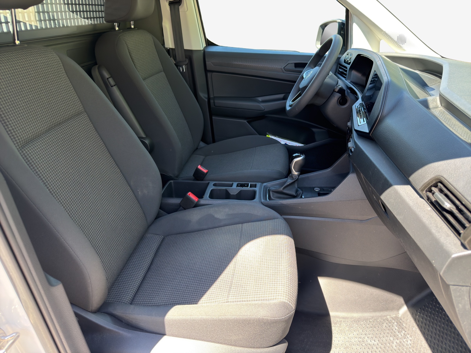VW Caddy Cargo 2.0TDI-image-15