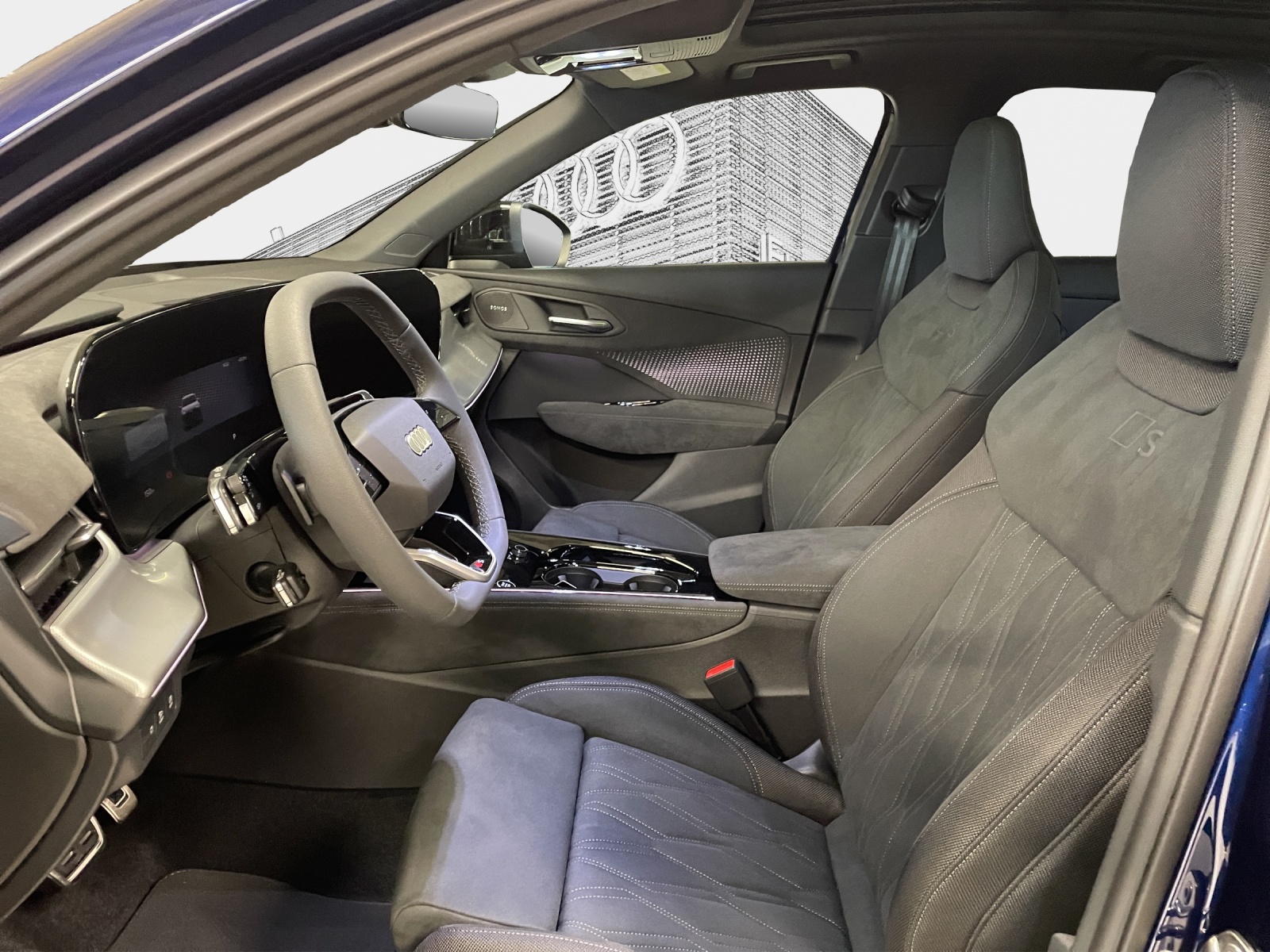 AUDI Q3 SUV TFSI quattro 195 kW S tronic-image-9