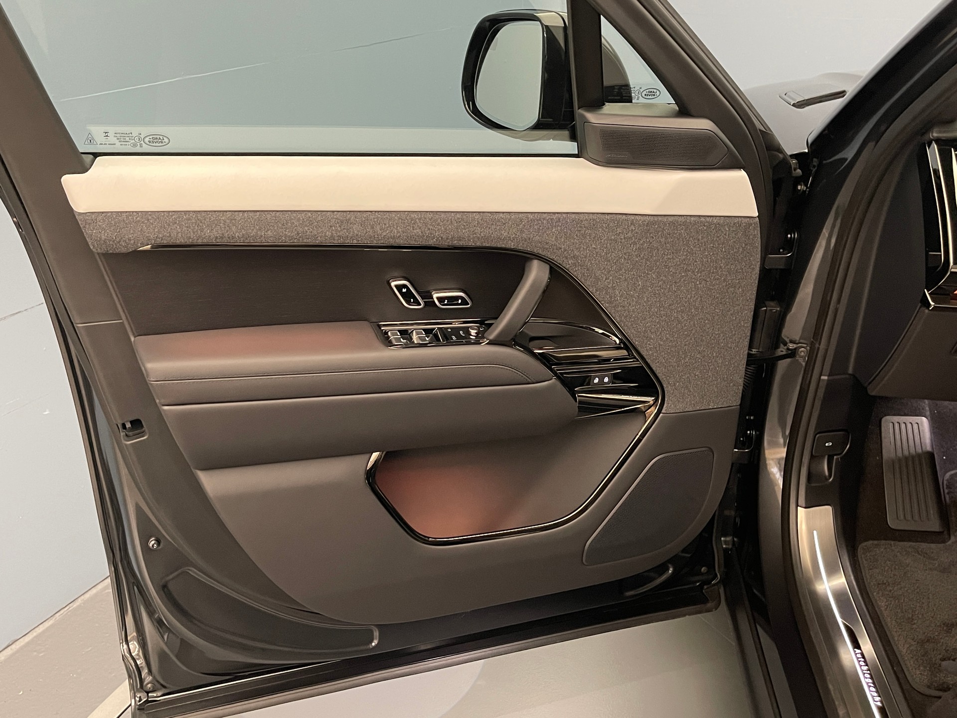 LAND ROVER Range Rover Sport 3.0 I6 P550e Autobiography-image-5