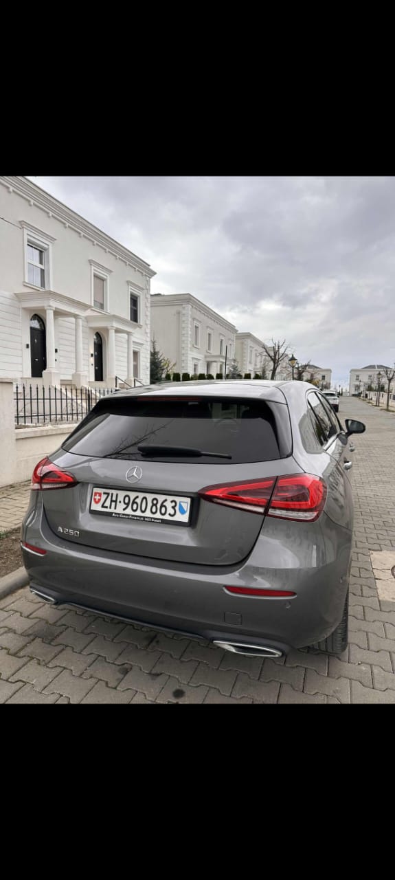 MERCEDES-BENZ A 250-image-4
