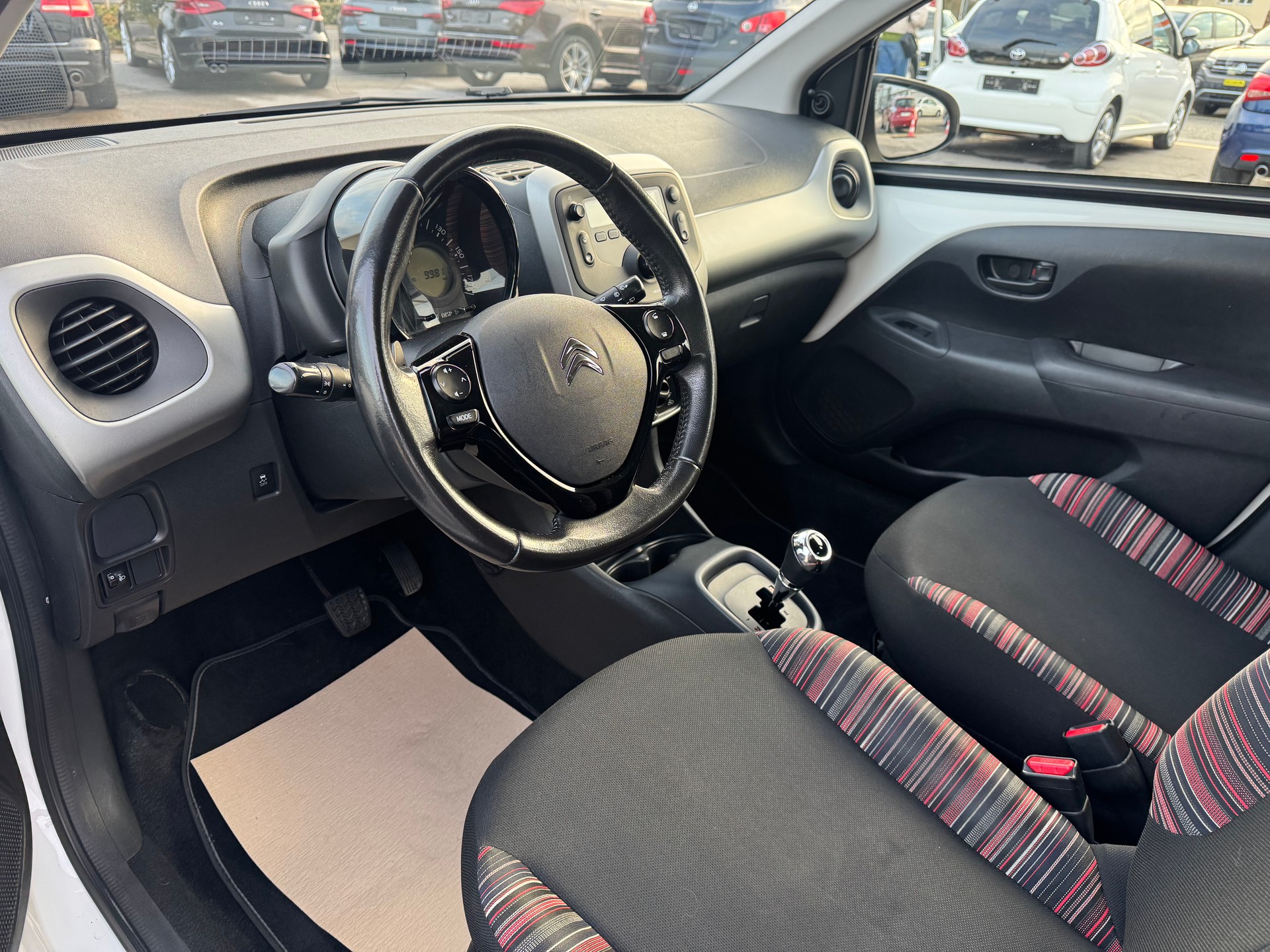 CITROEN C1 1.0 VTi ETG5 Feel Airscape-image-12