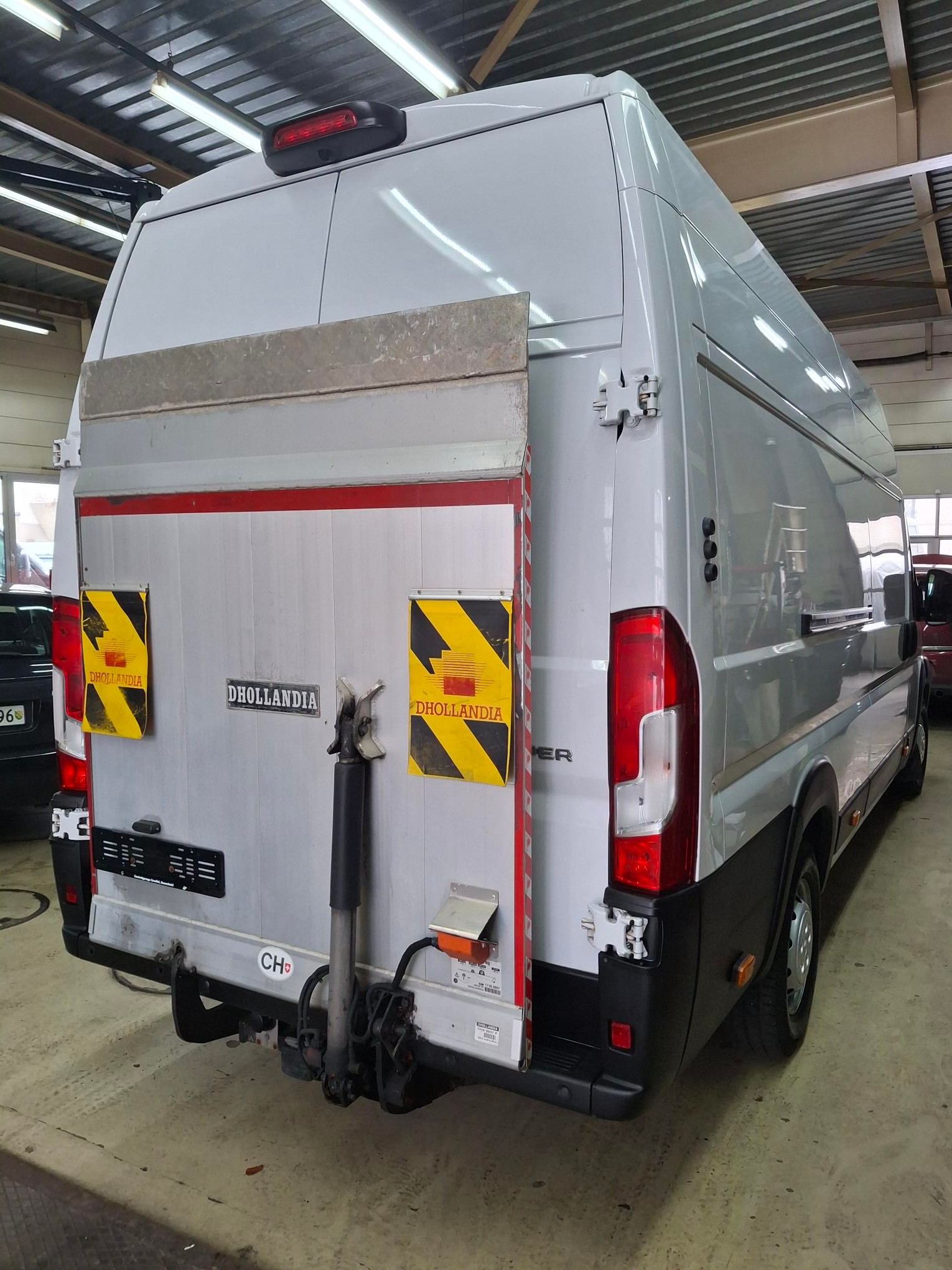 CITROEN Jumper 35 2.2 BlueHDi 165 Club L4H3-image-2