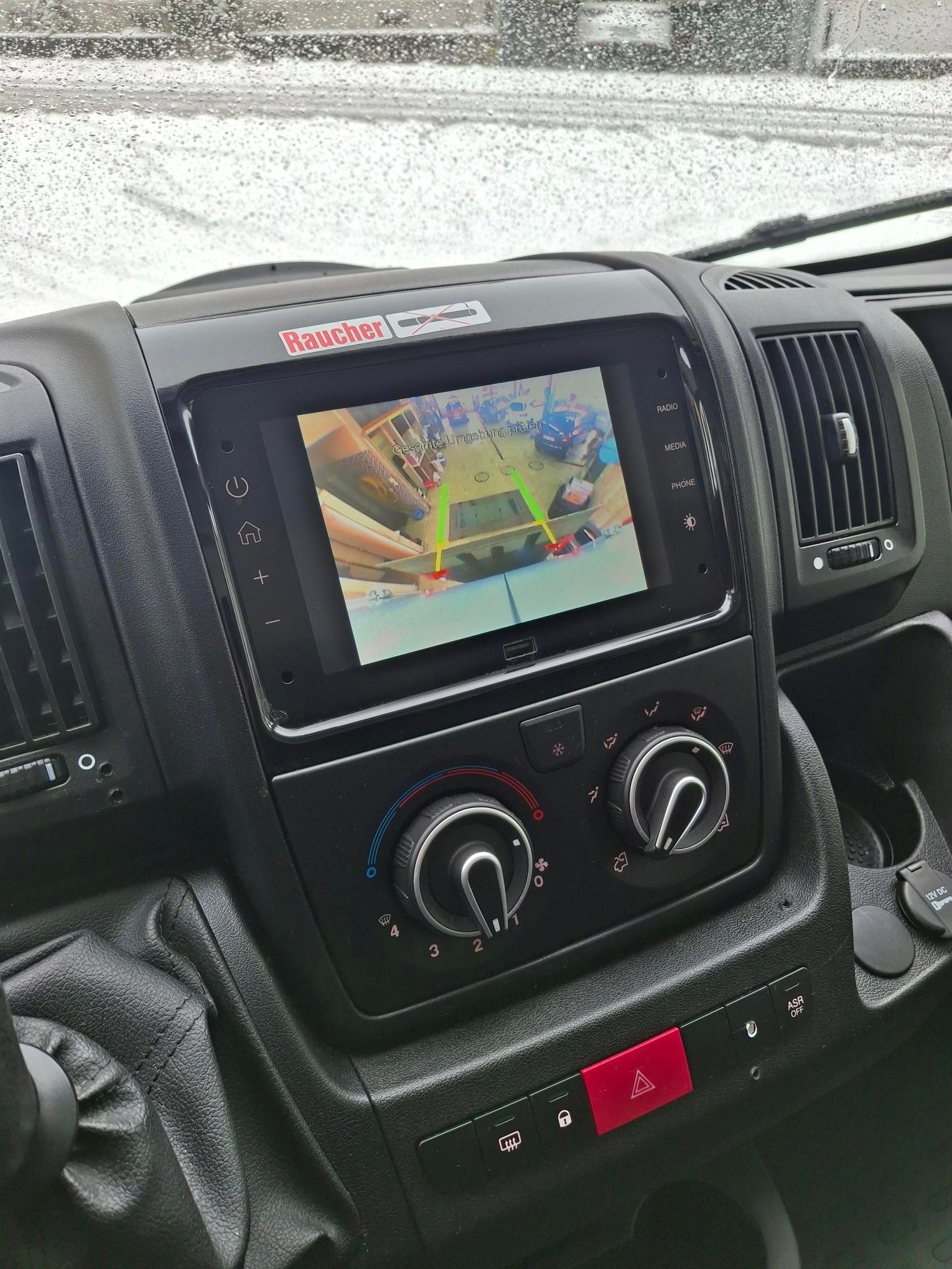 CITROEN Jumper 35 2.2 BlueHDi 165 Club L4H3-image-11