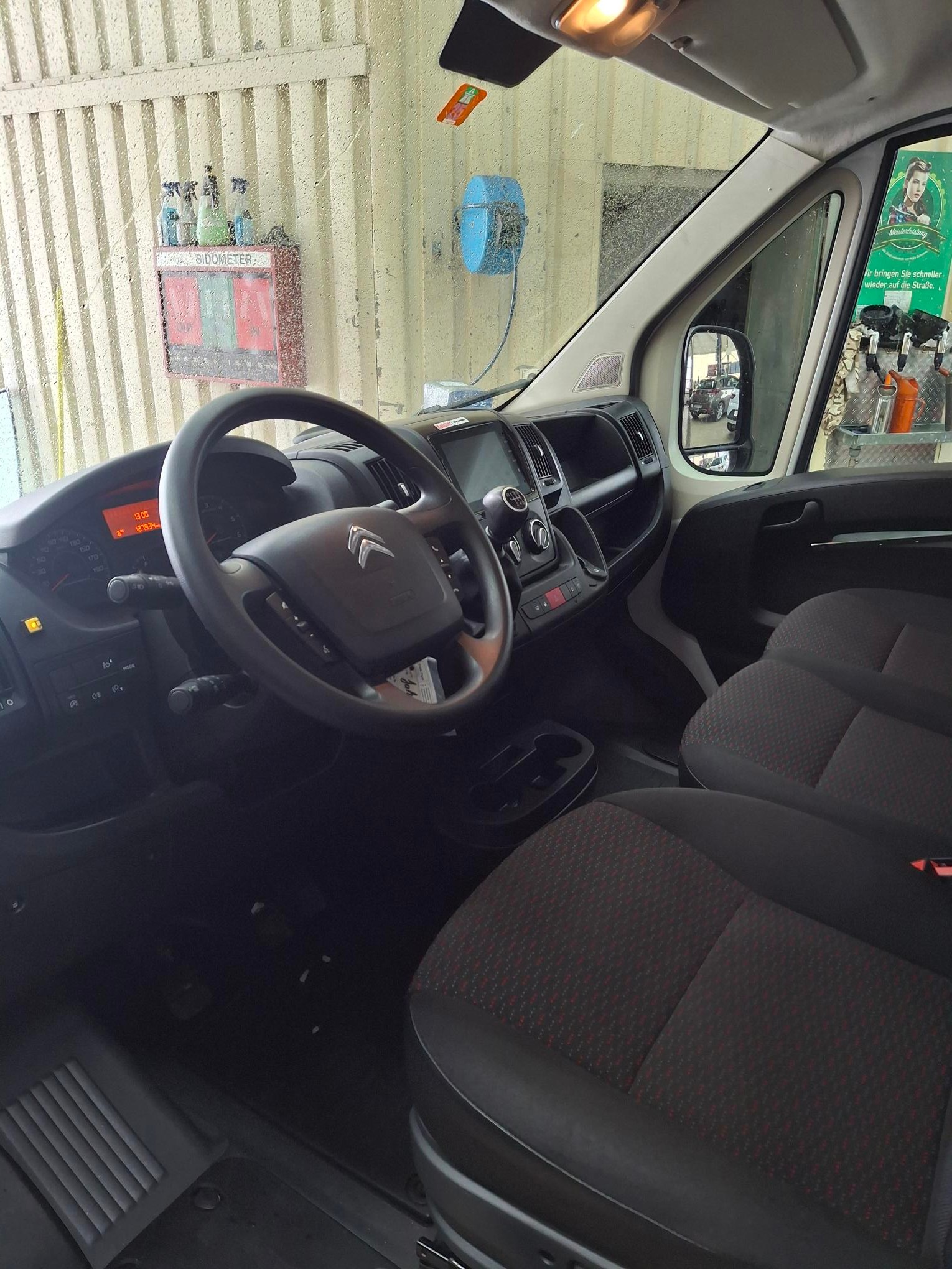 CITROEN Jumper 35 2.2 BlueHDi 165 Club L4H3-image-12