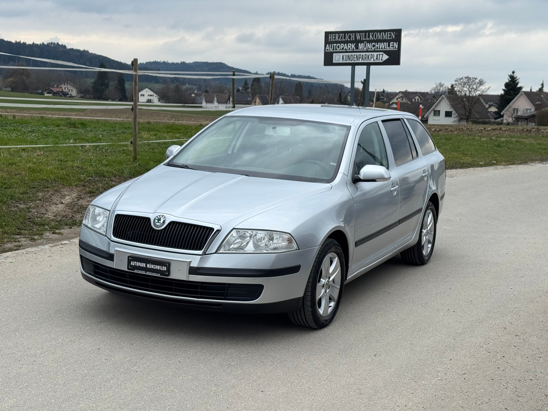 SKODA Octavia 1.9 TDI Adventure 4x4-image-0