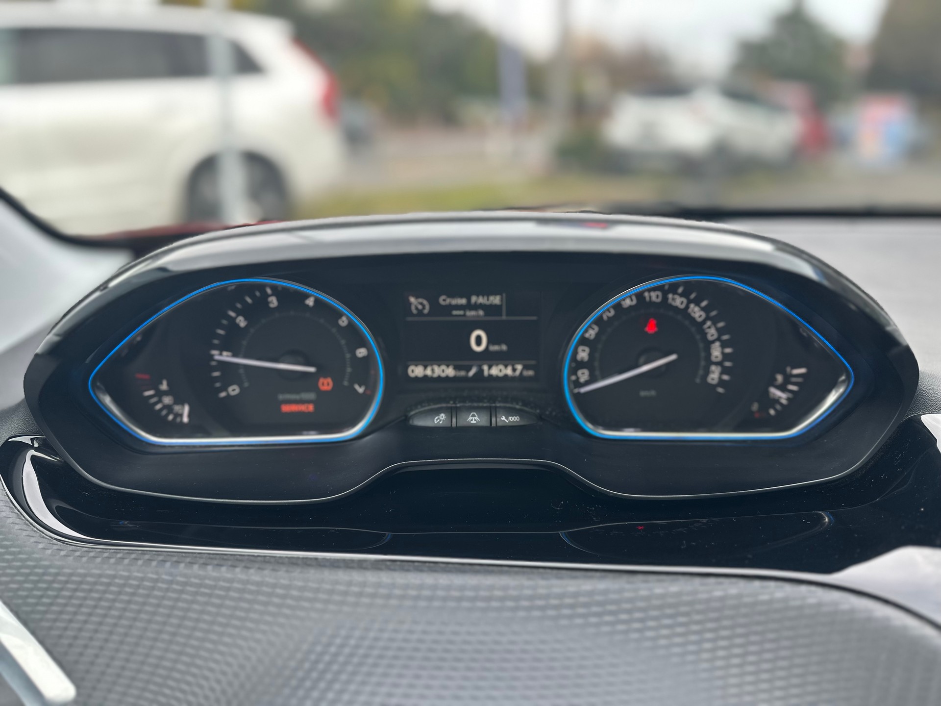 PEUGEOT 2008 1.2 PureTech Allure-image-11