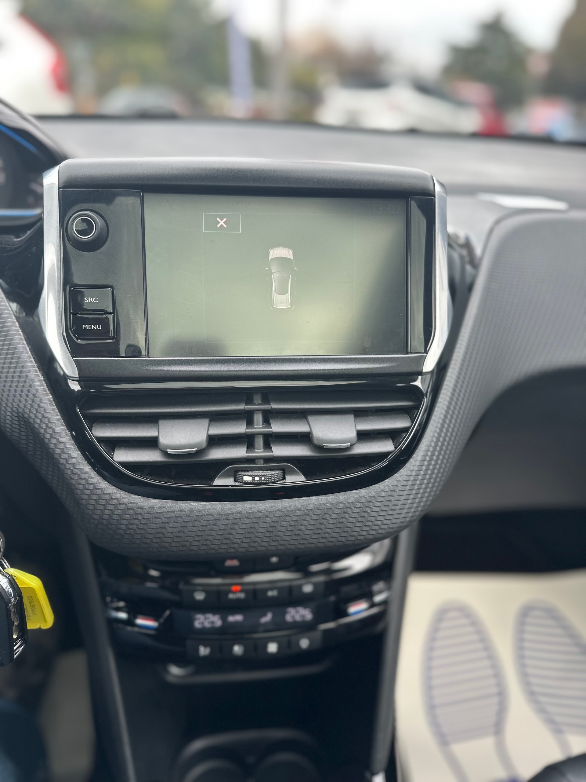 PEUGEOT 2008 1.2 PureTech Allure-image-10
