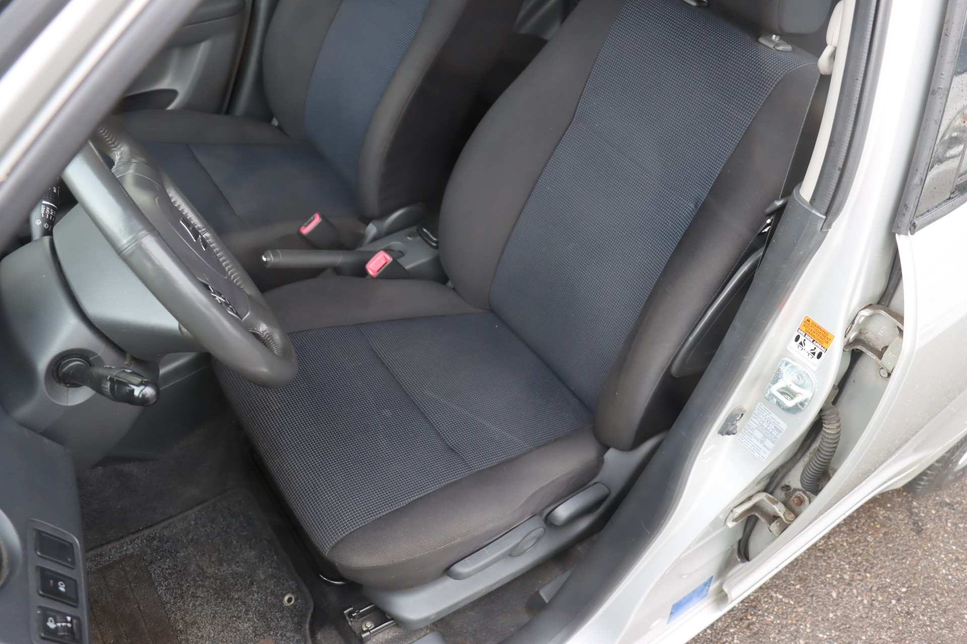 SUZUKI Swift 1.3i 16V GL Top 4x4-image-9