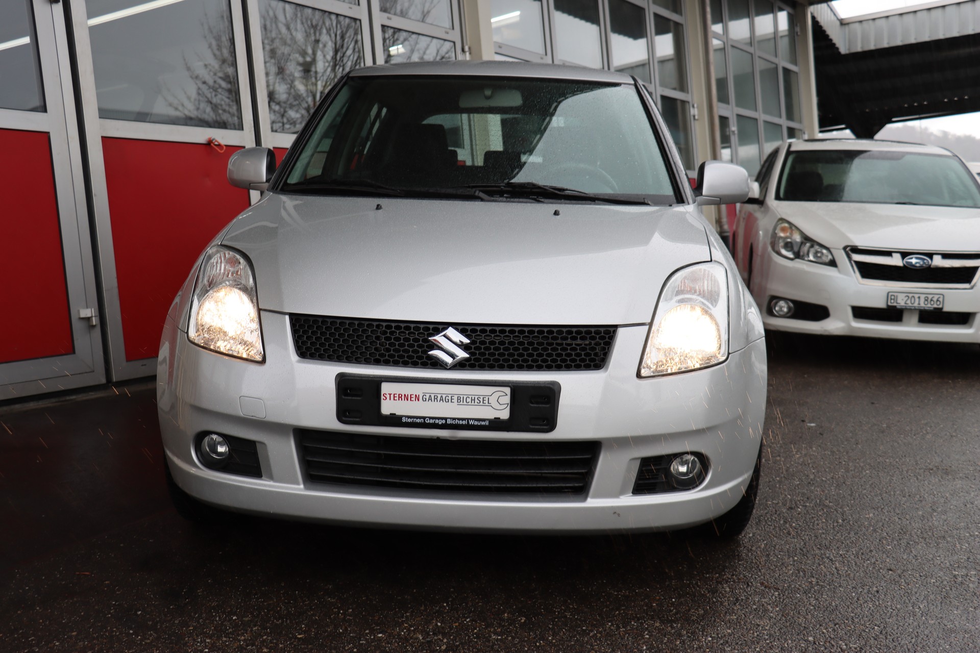 SUZUKI Swift 1.3i 16V GL Top 4x4-showroom-element-1