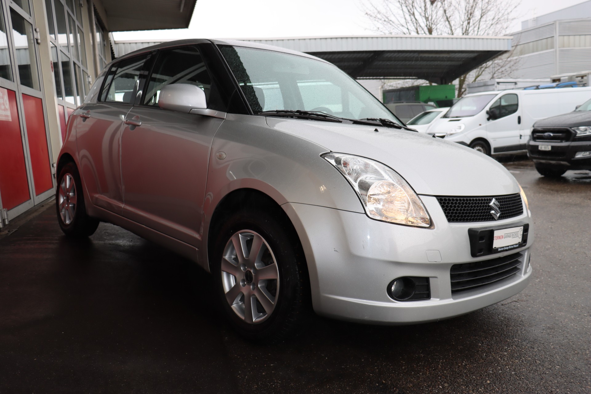 SUZUKI Swift 1.3i 16V GL Top 4x4-showroom-element-2