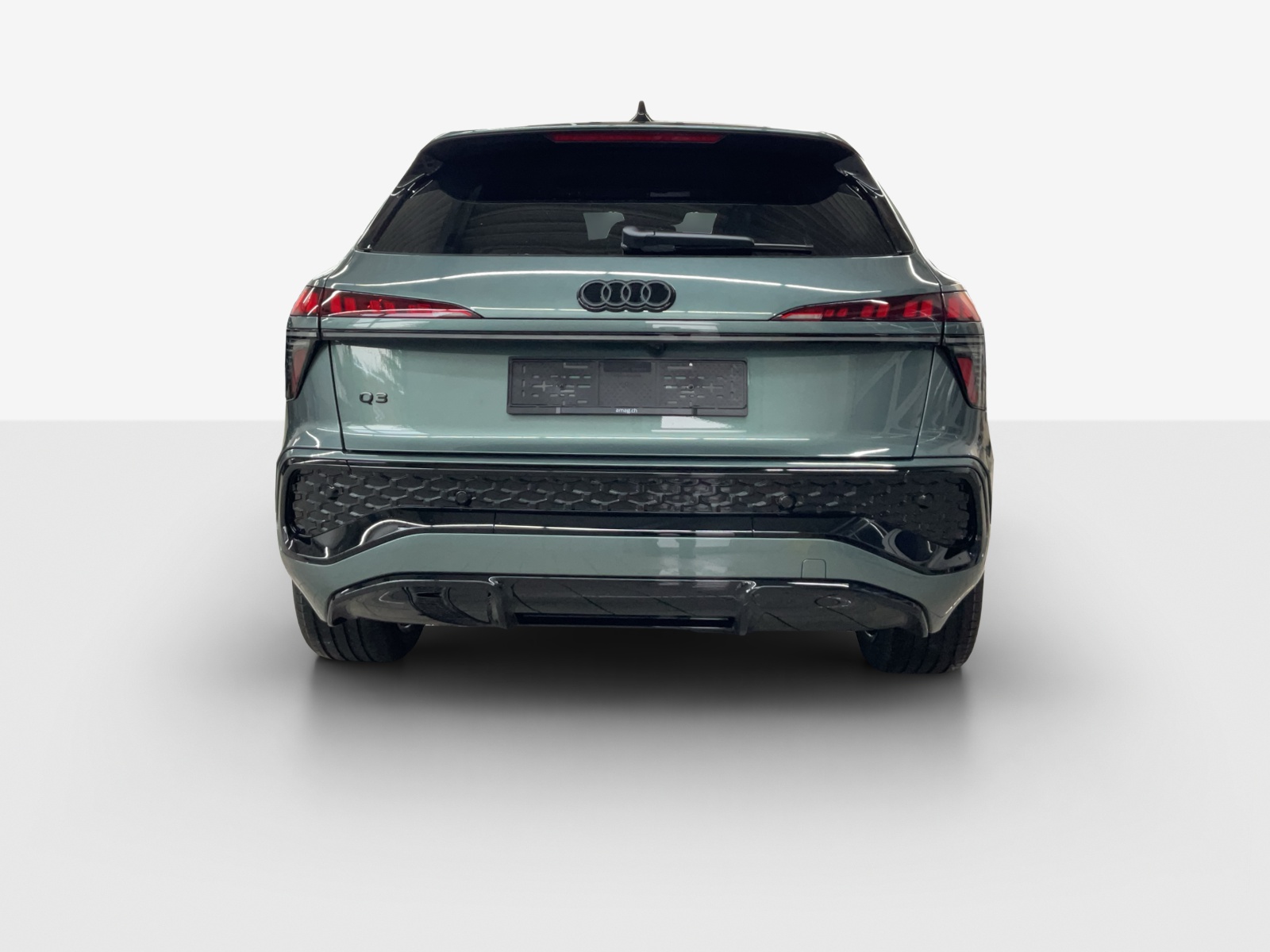 AUDI Q3 SUV 110 kW TFSI S tronic-image-3