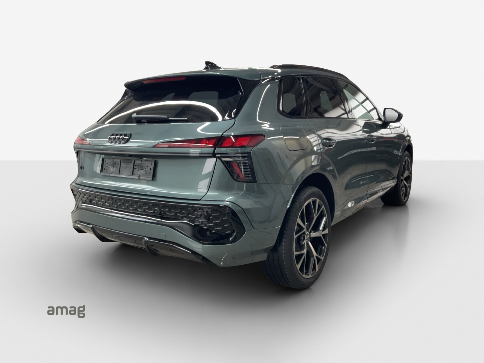 AUDI Q3 SUV 110 kW TFSI S tronic-image-4
