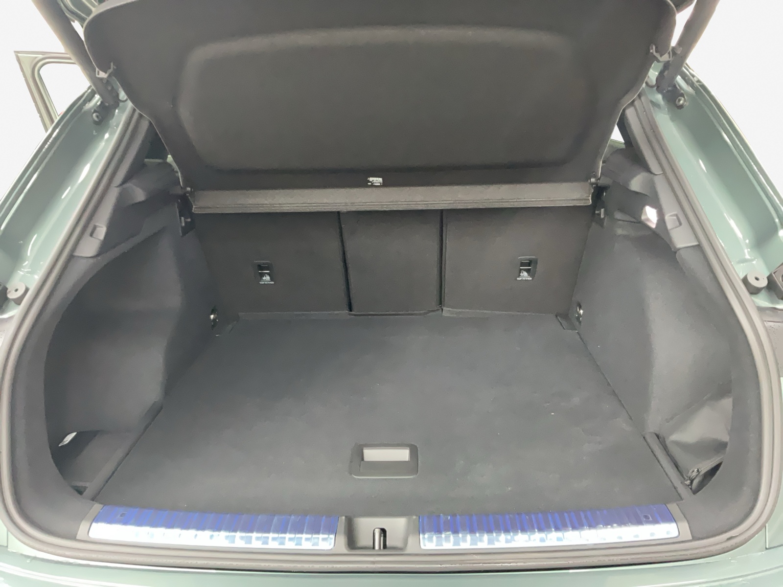 AUDI Q3 SUV 110 kW TFSI S tronic-image-12