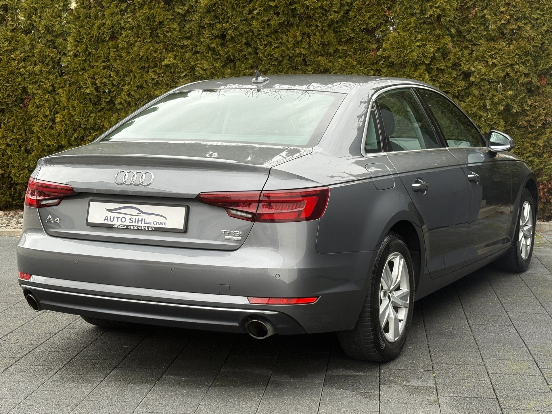 AUDI A4 Limousine 2.0 TFSI Sport S-tronic / CH-Fahrzeug / Gratis Service / 8-fach ALU bereift-image-14