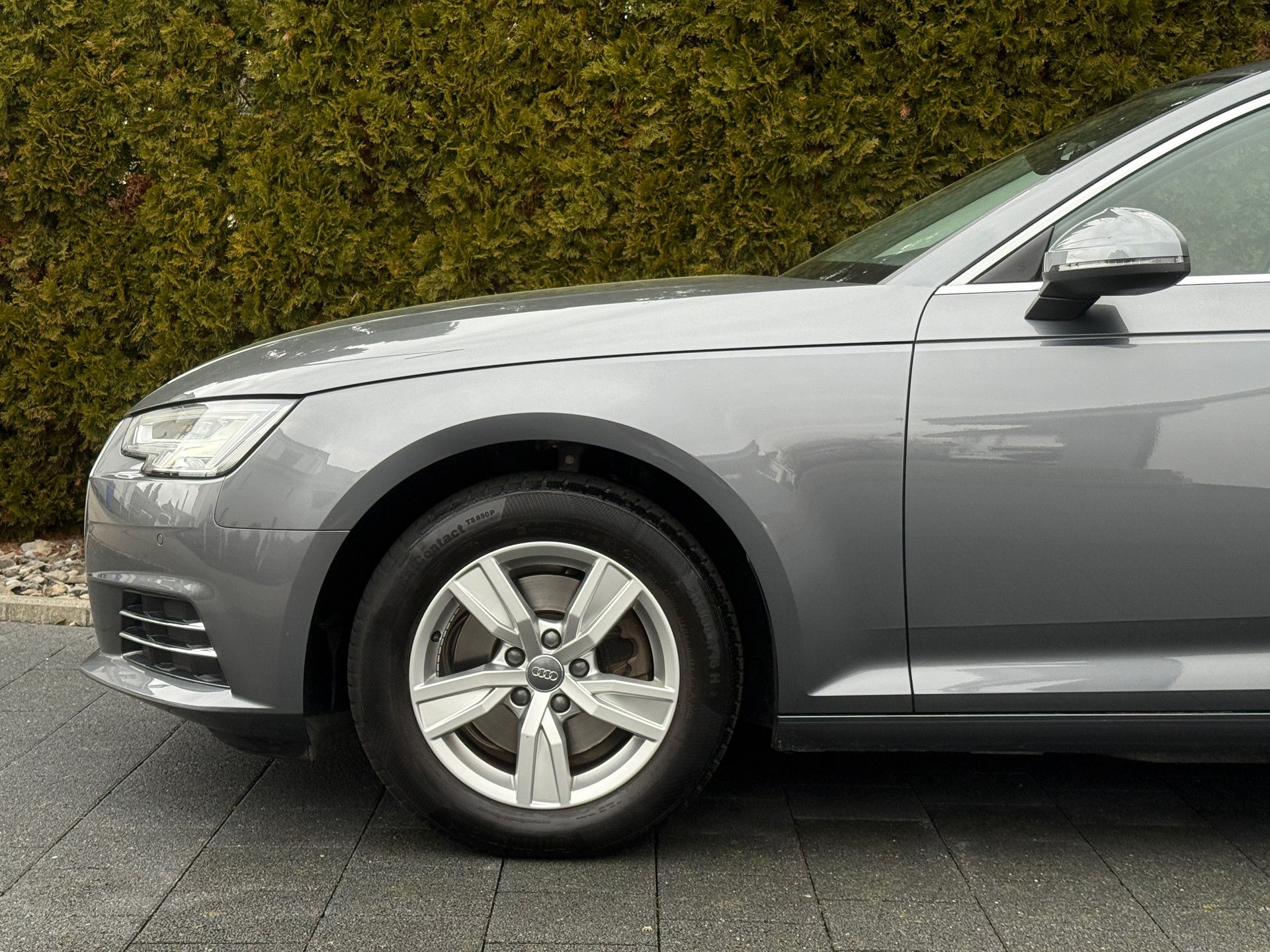 AUDI A4 Limousine 2.0 TFSI Sport S-tronic / CH-Fahrzeug / Gratis Service / 8-fach ALU bereift-image-7