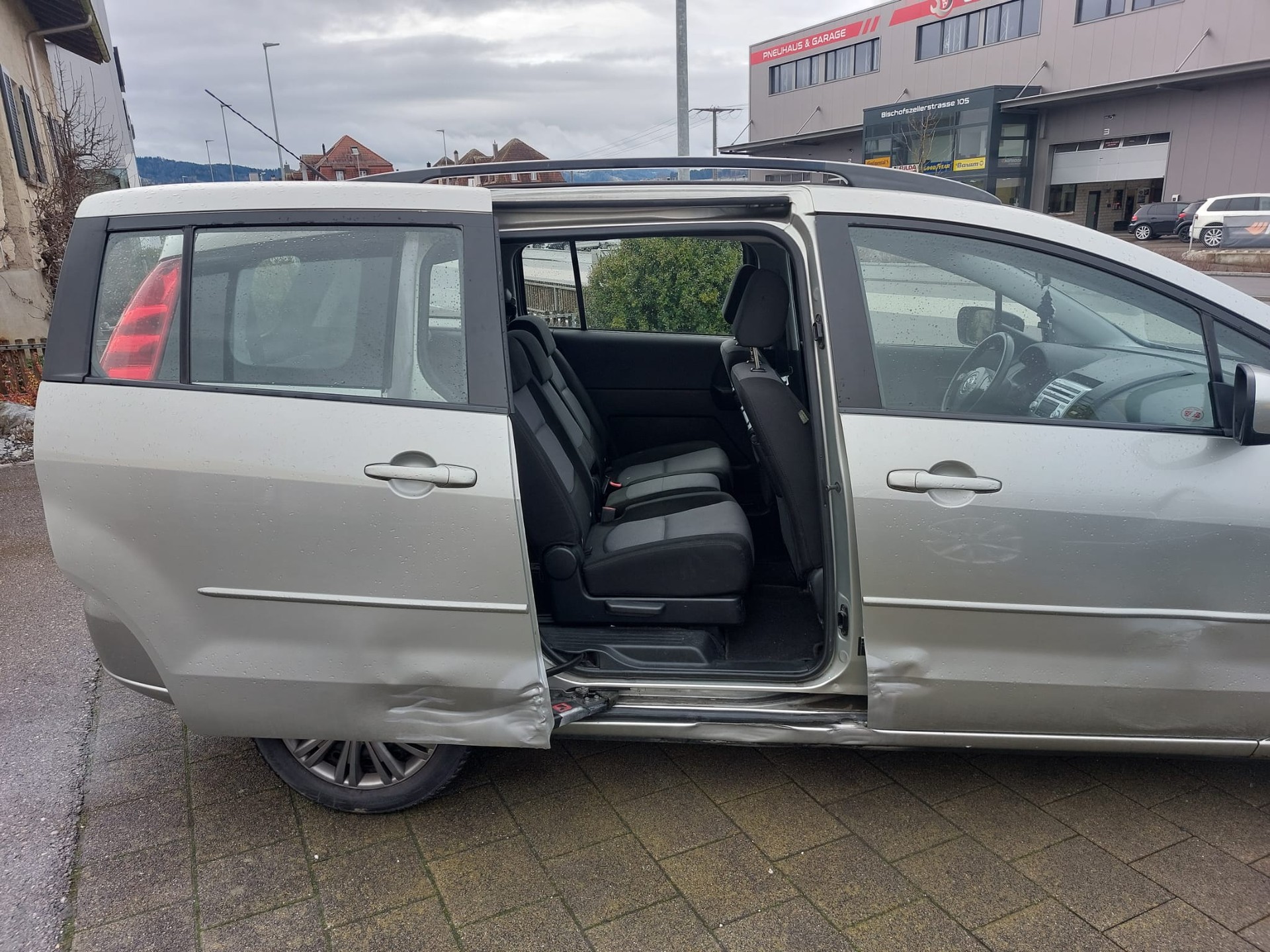 MAZDA 5 1.8 16V Confort-showroom-element-2