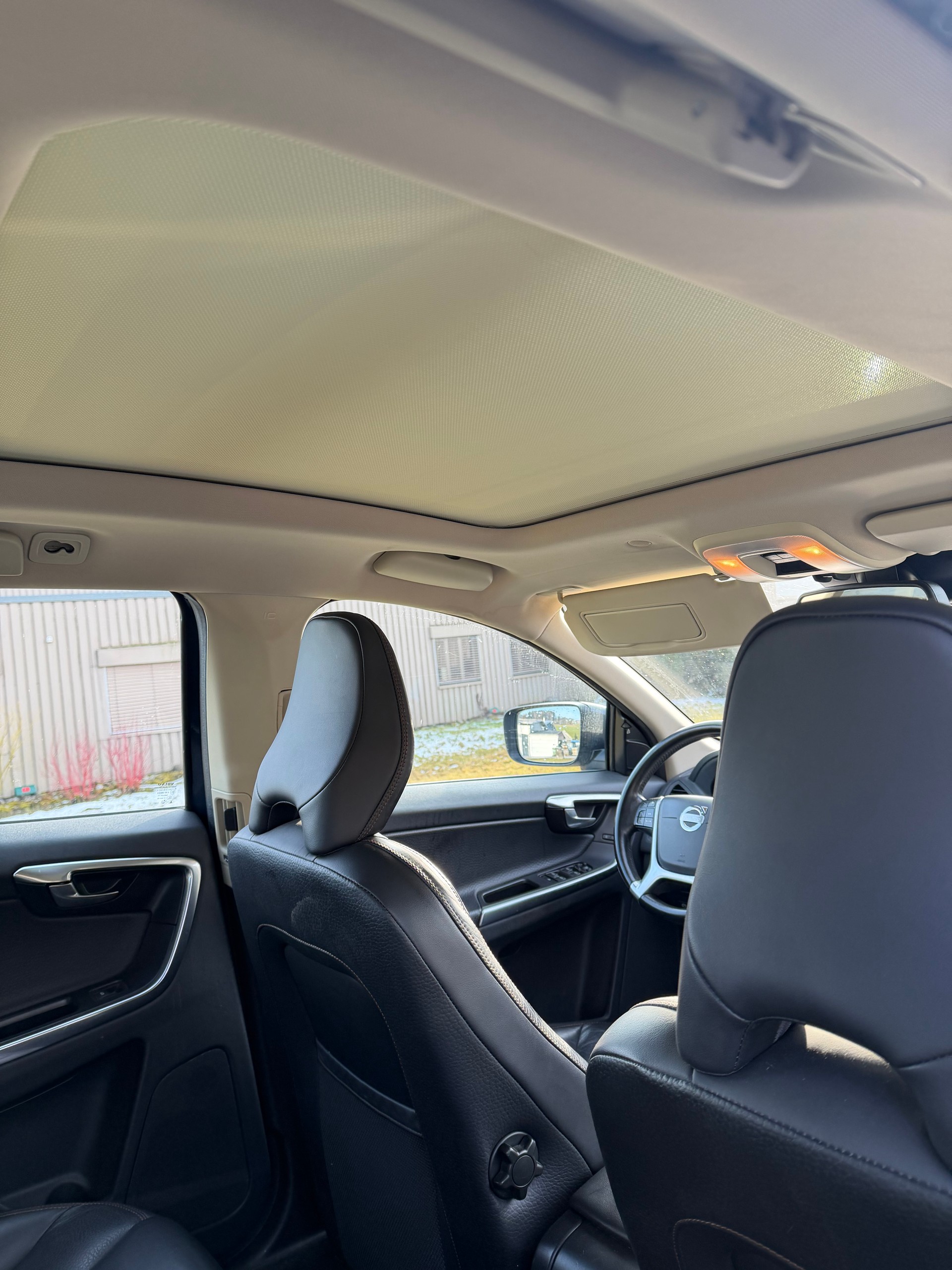 VOLVO XC60 D5 AWD Kinetic Geartronic-image-11