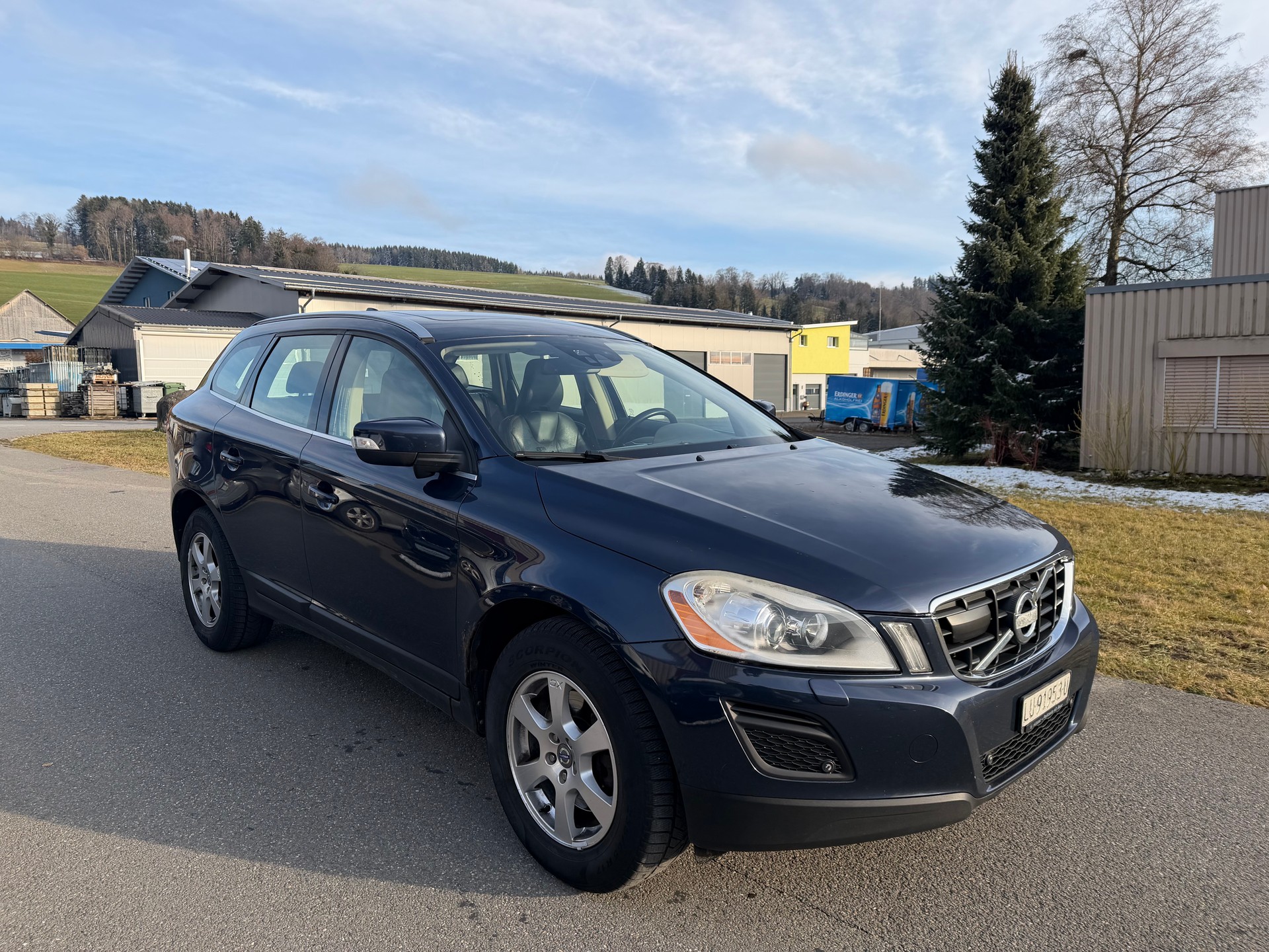 VOLVO XC60 D5 AWD Kinetic Geartronic-image-0