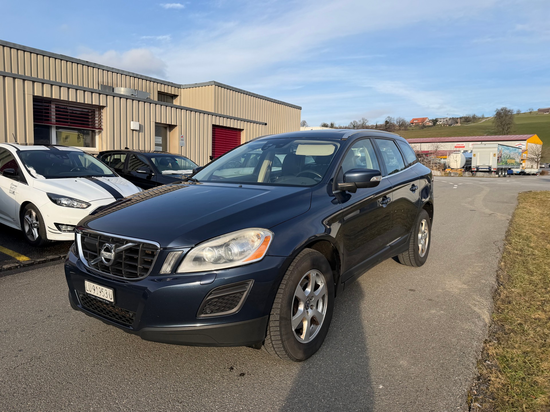 VOLVO XC60 D5 AWD Kinetic Geartronic-image-2