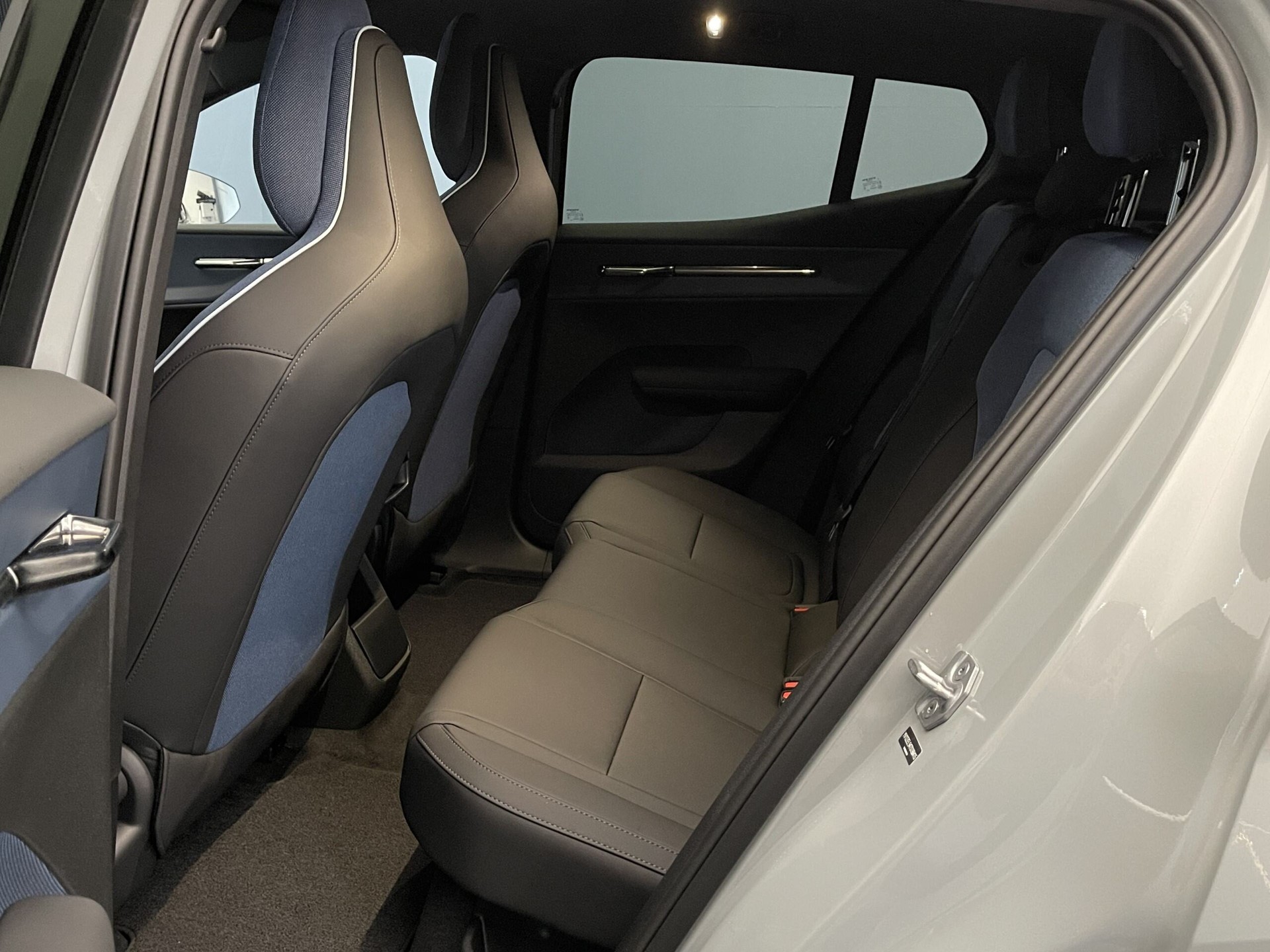 VOLVO EX30 E60 Plus-image-7