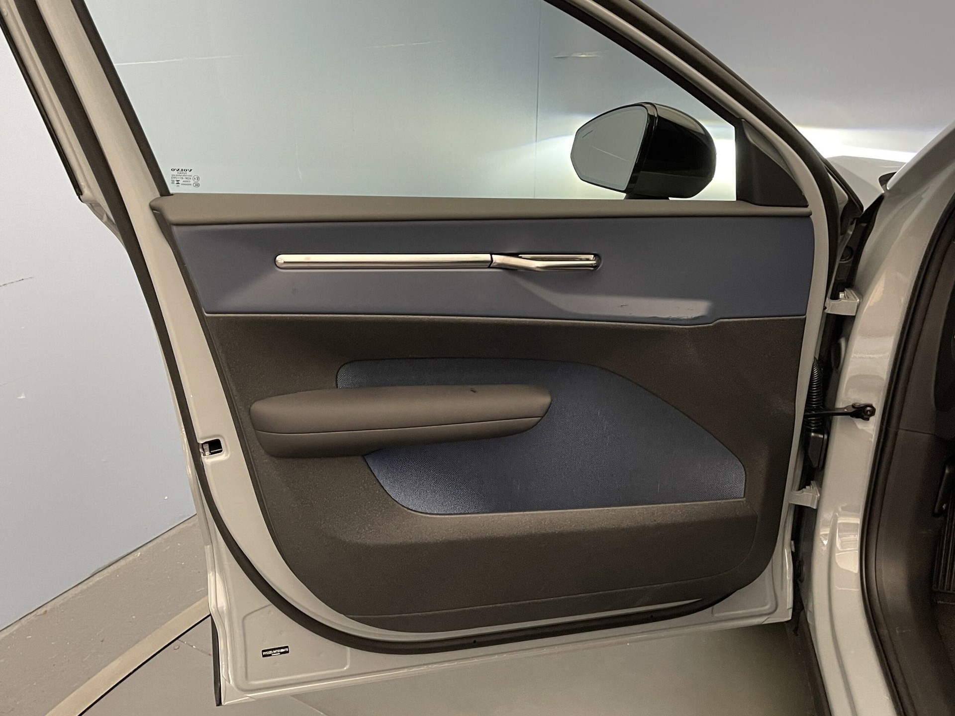 VOLVO EX30 E60 Plus-image-9