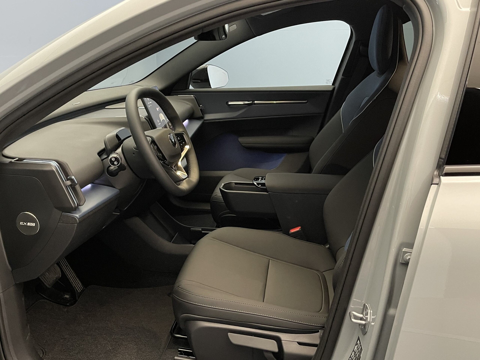 VOLVO EX30 E60 Plus-image-6