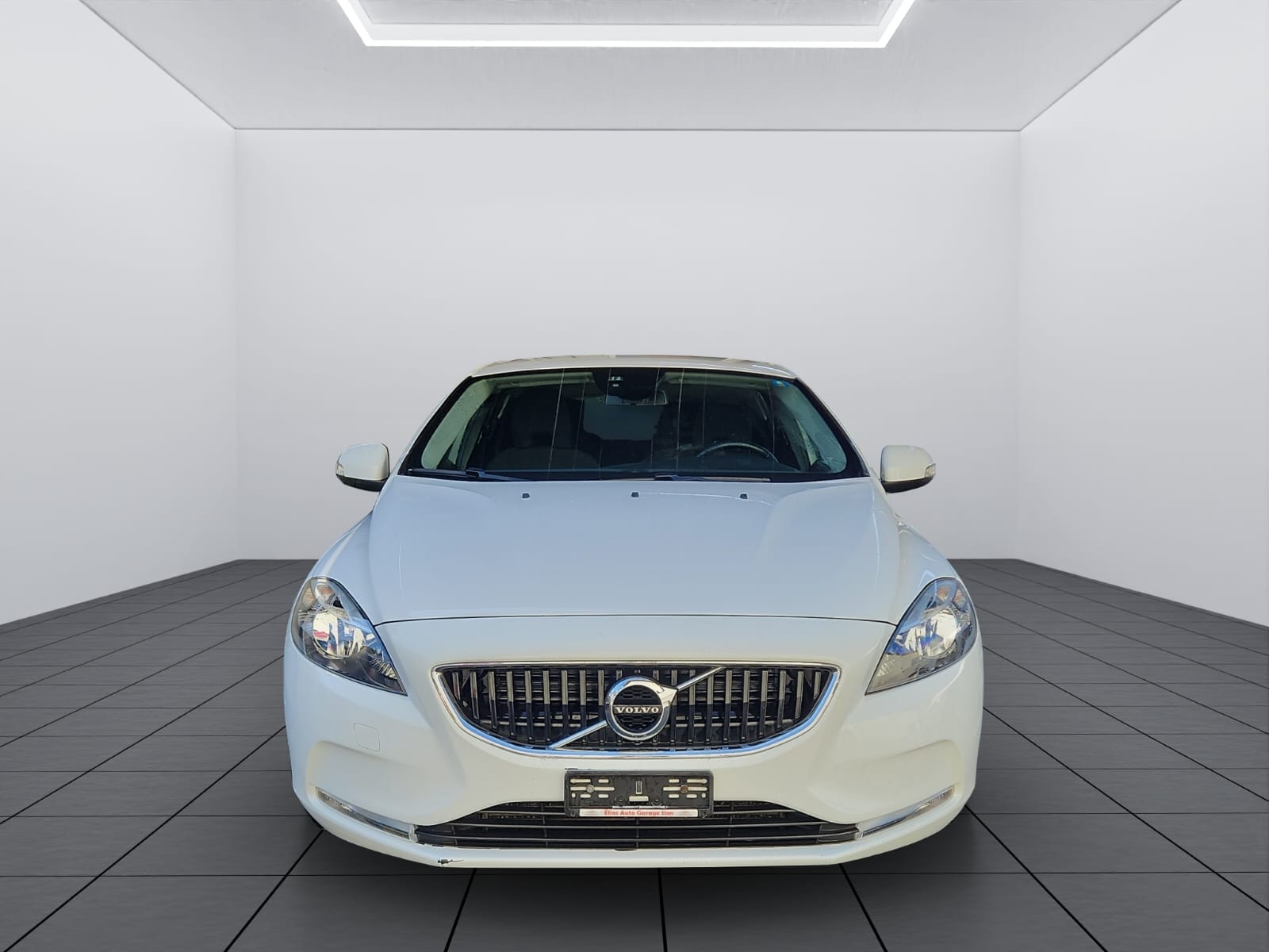 VOLVO V40 D3 Inscription-image-1