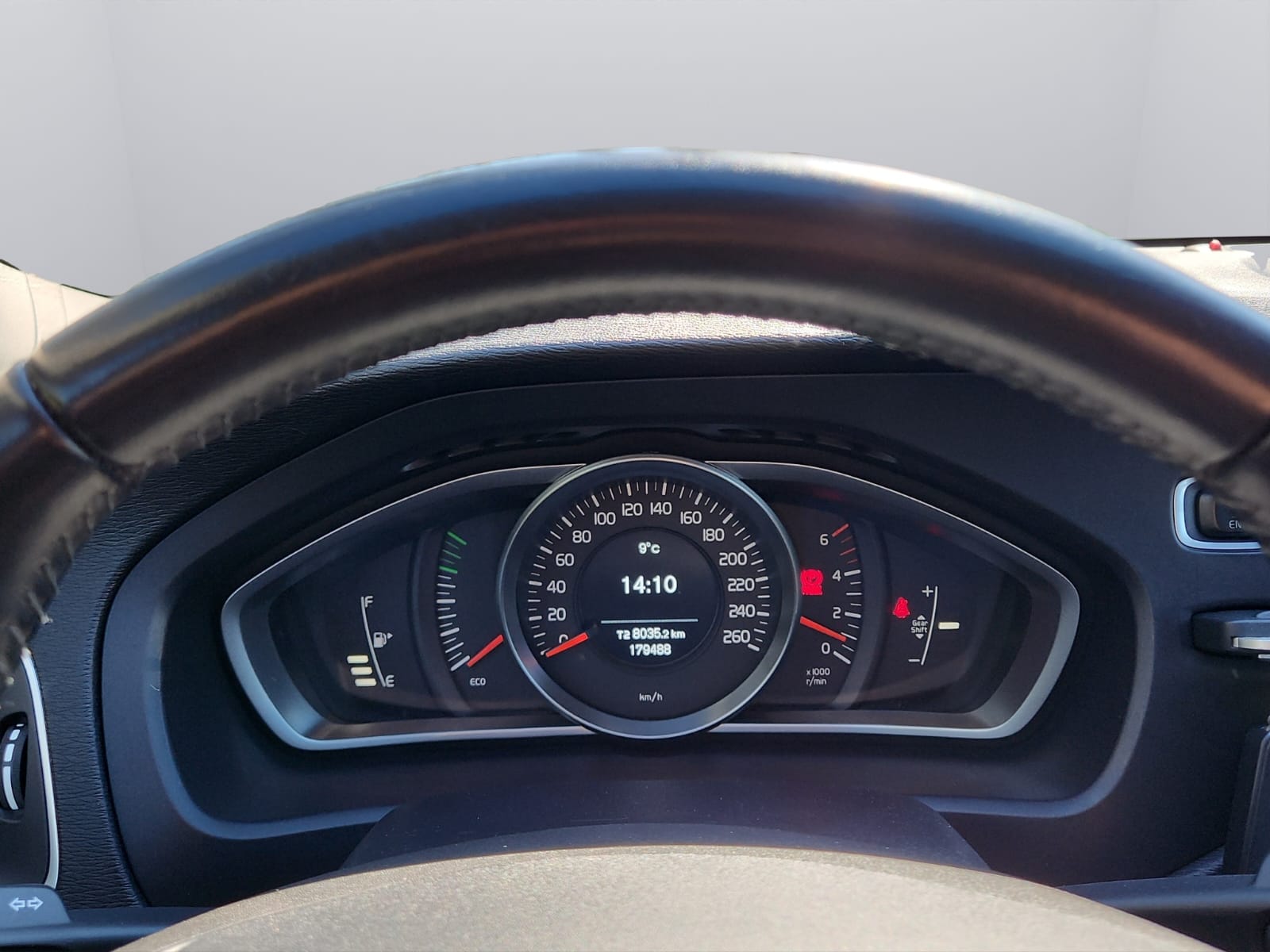 VOLVO V40 D3 Inscription-image-14