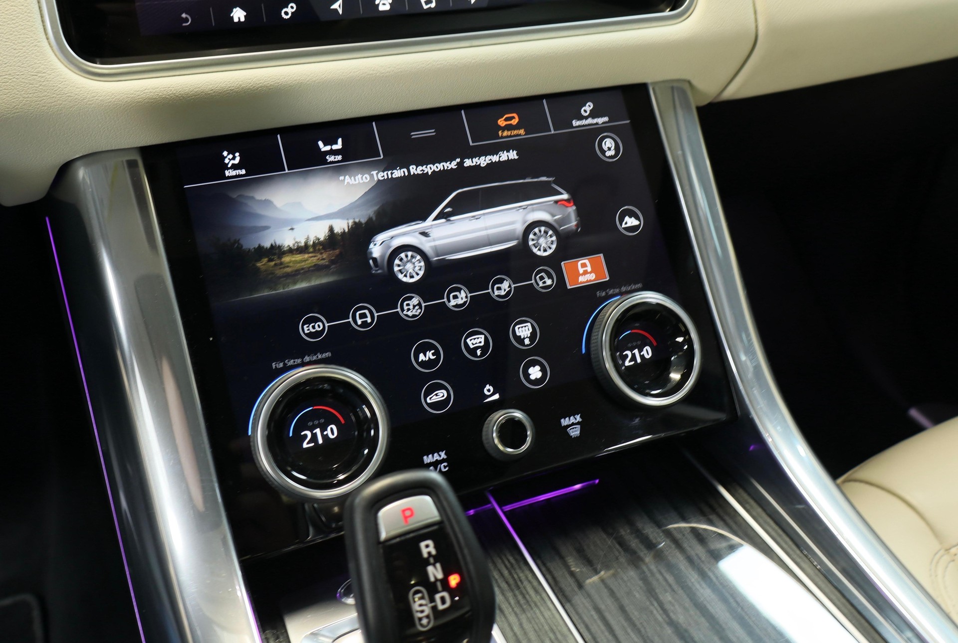 LAND ROVER 3.0 V6 S/C HSE Dynamic Automatic-image-9