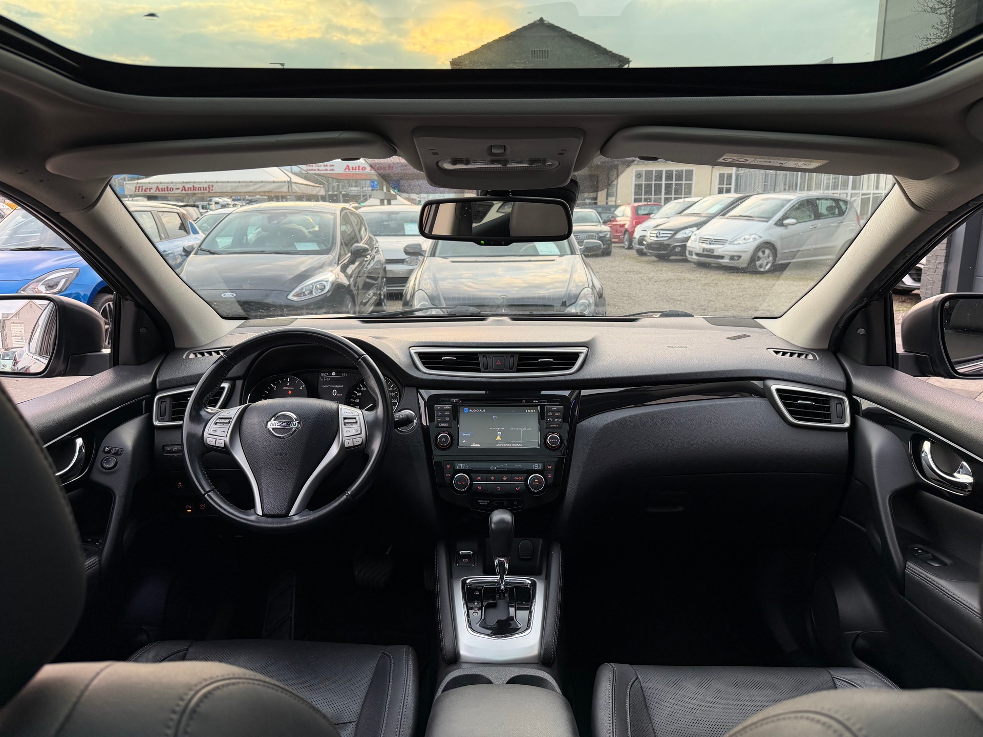 NISSAN Qashqai 1.6 dCi tekna Xtronic CVT-image-14
