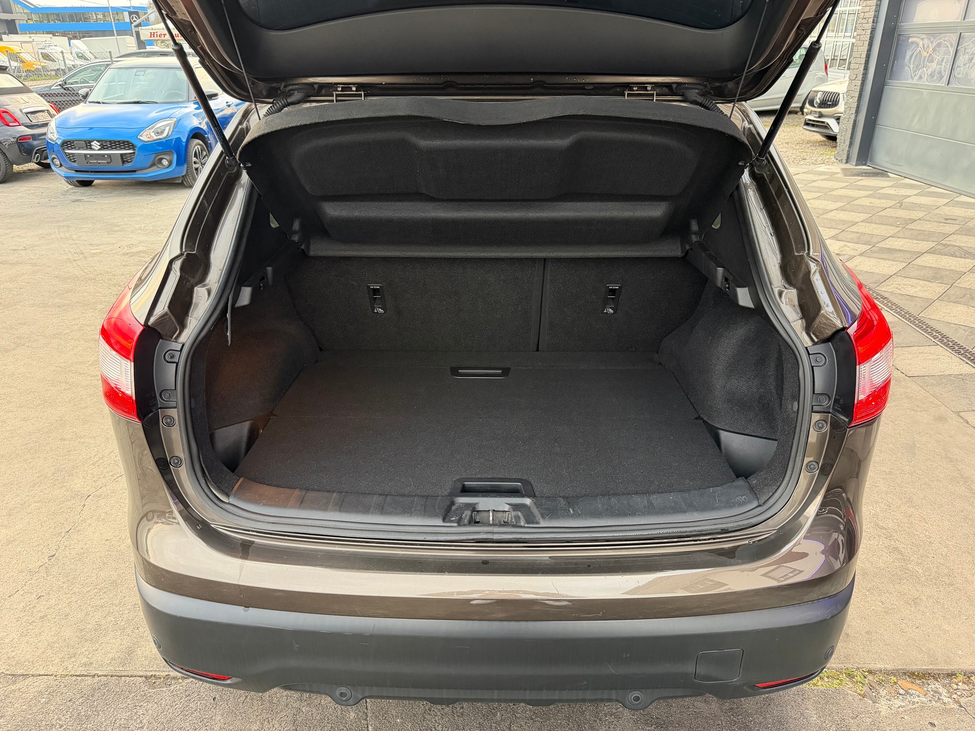 NISSAN Qashqai 1.6 dCi tekna Xtronic CVT-image-25