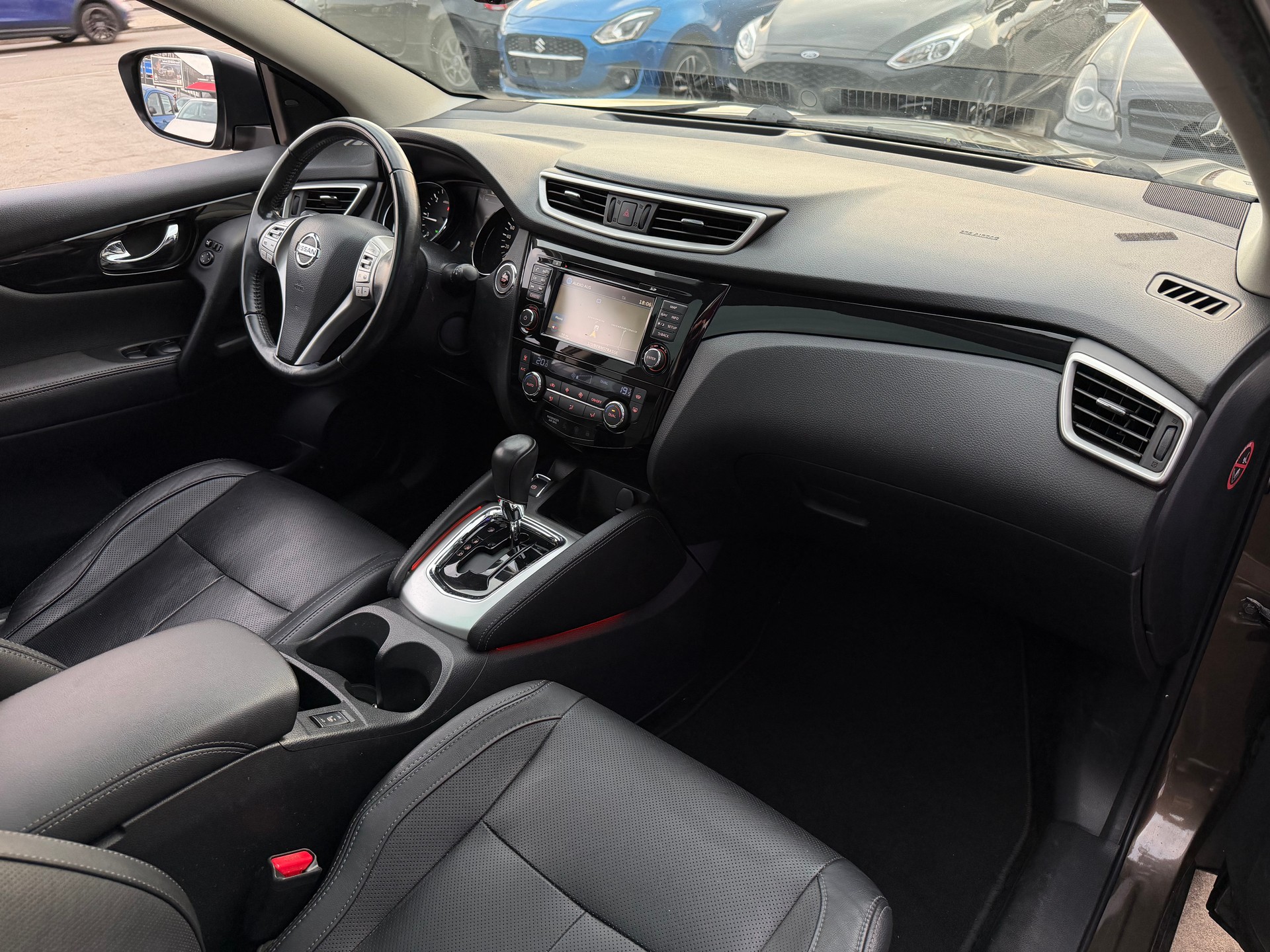 NISSAN Qashqai 1.6 dCi tekna Xtronic CVT-image-22