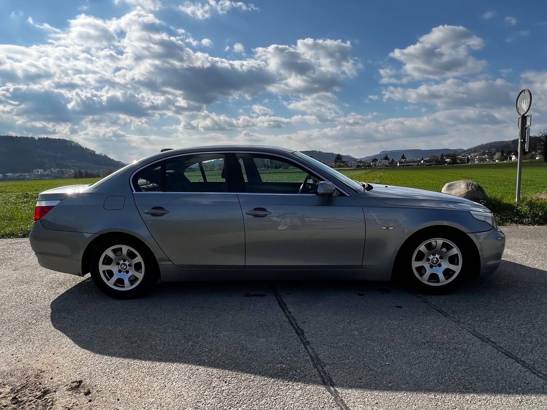 BMW 530i-image-5