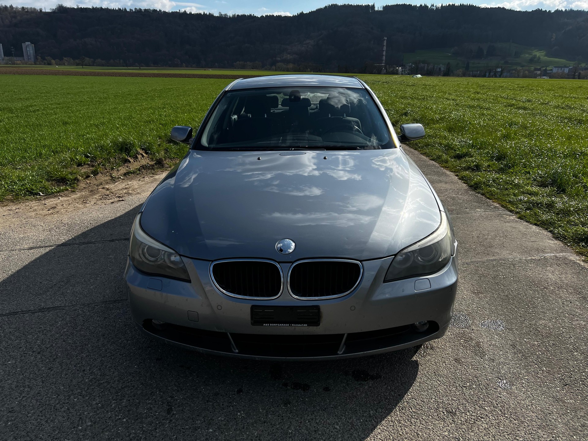 BMW 530i-image-7
