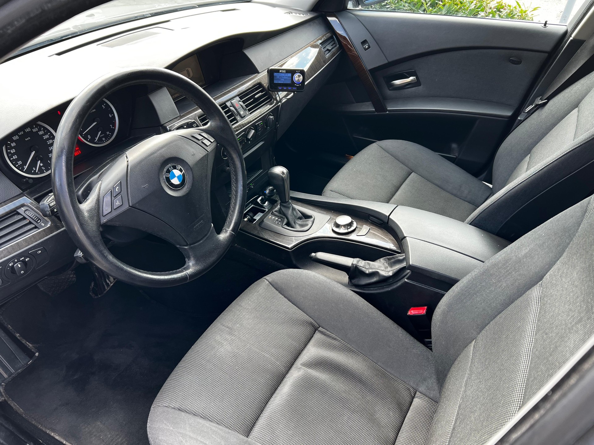 BMW 530i-image-8