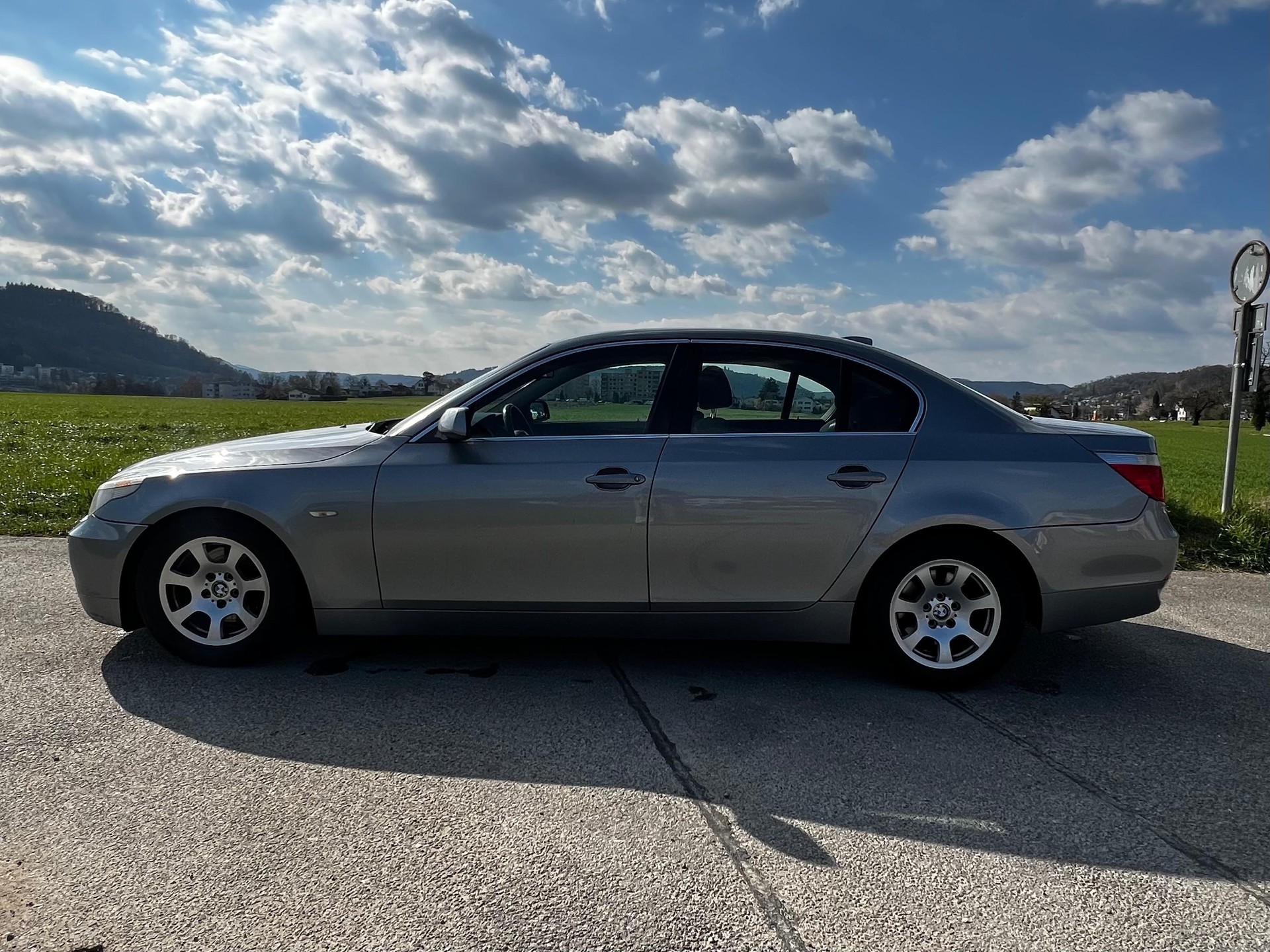 BMW 530i-image-1