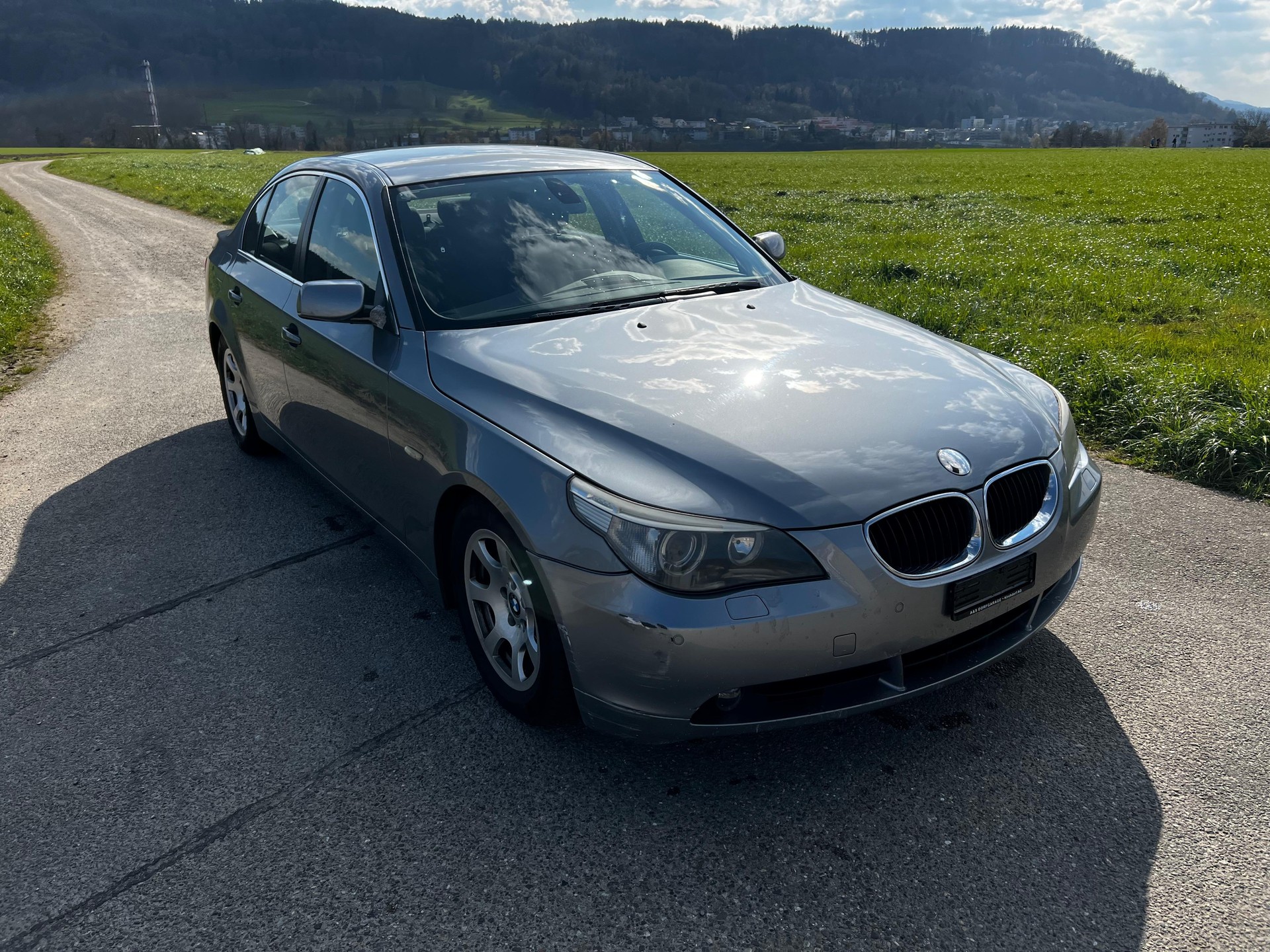 BMW 530i-image-6