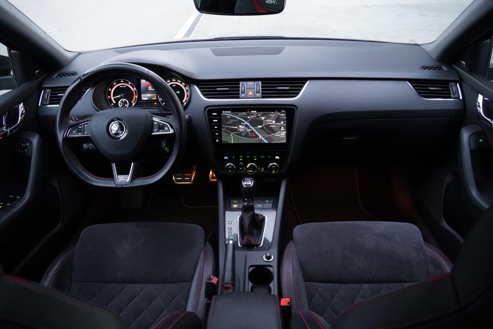 SKODA Octavia Combi 2.0 TSI RS Prag DSG-image-9
