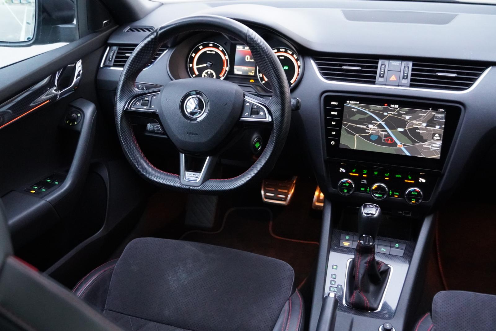 SKODA Octavia Combi 2.0 TSI RS Prag DSG-image-10