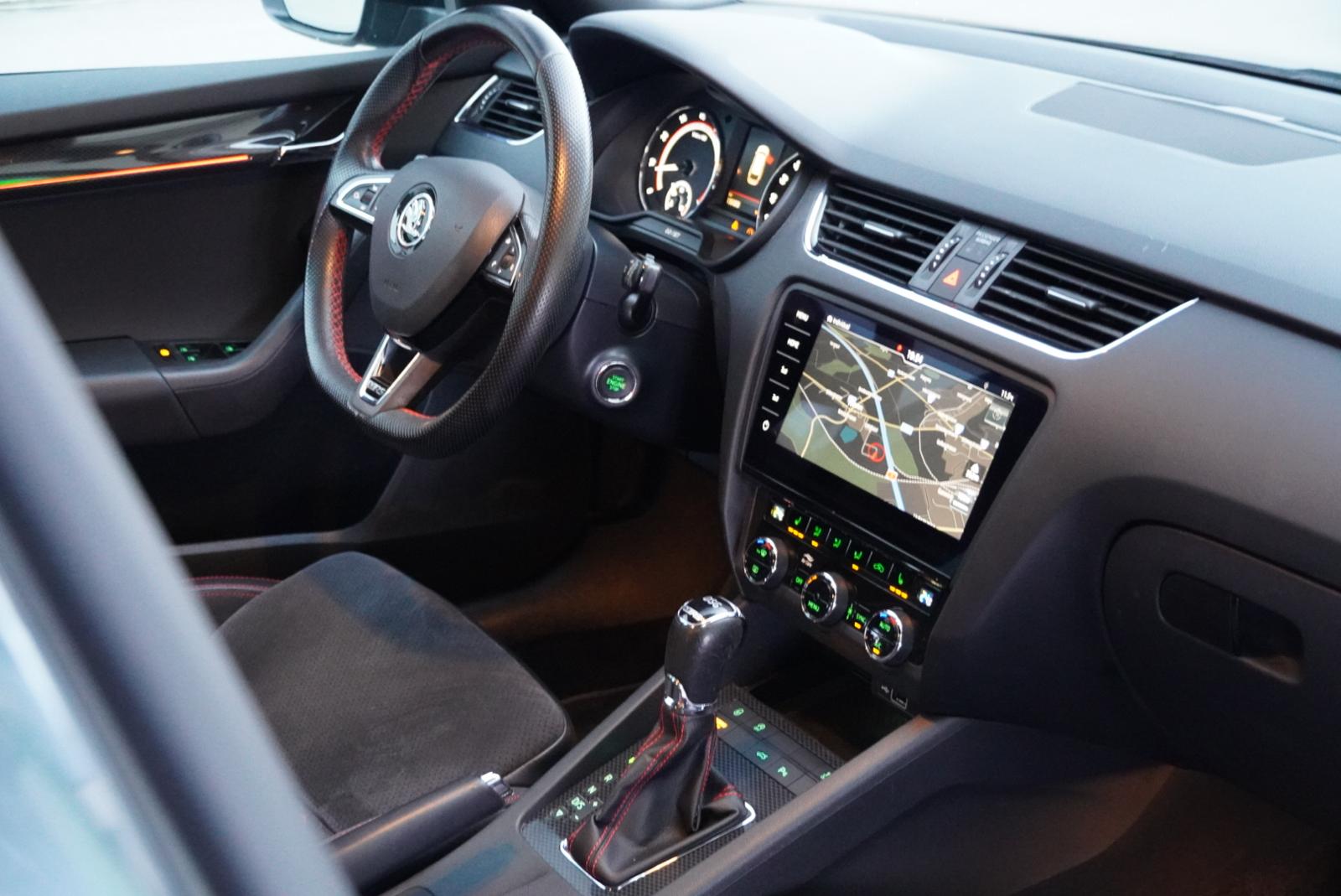 SKODA Octavia Combi 2.0 TSI RS Prag DSG-image-18