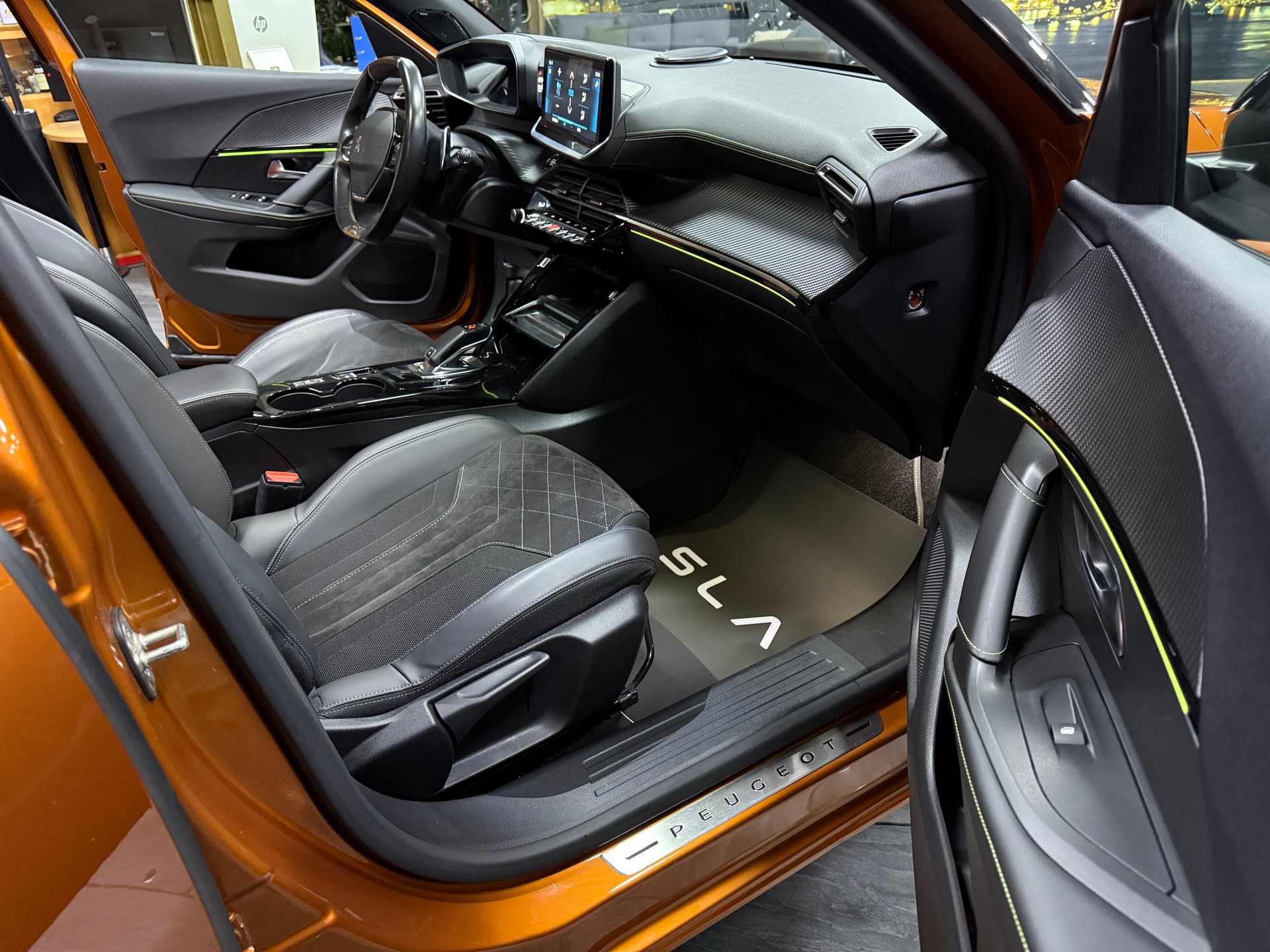 PEUGEOT 2008 1.2 PureTech GT EAT8 / CH Fz 1 hand / Vollausstattung / 155PS / Leasing ab 199.--image-10