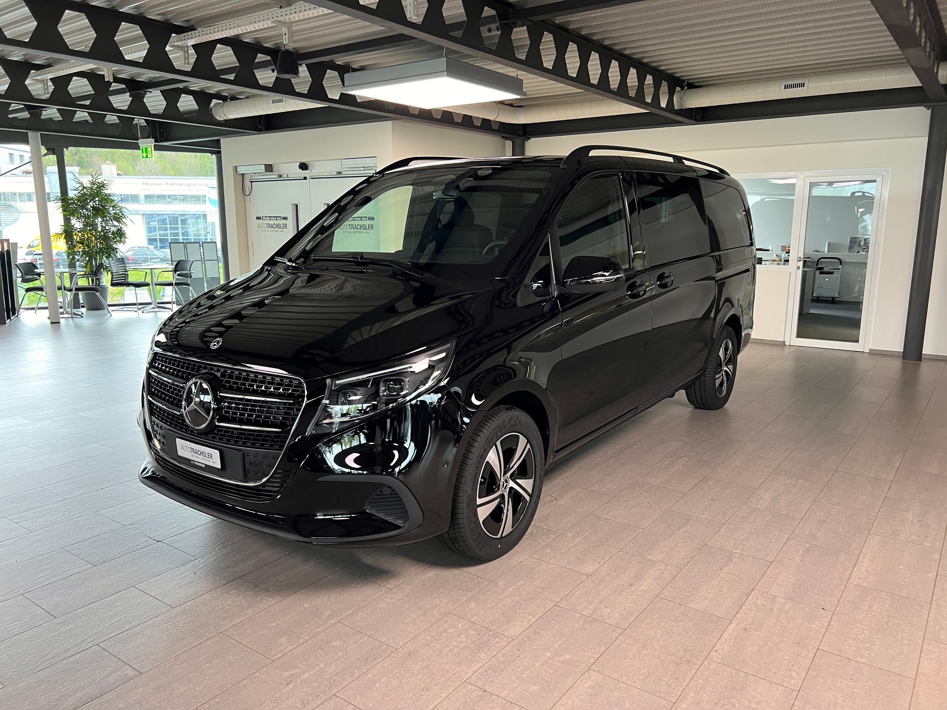 MERCEDES-BENZ V 250 d lang 4Matic Trend 9G-Tronic-image-3